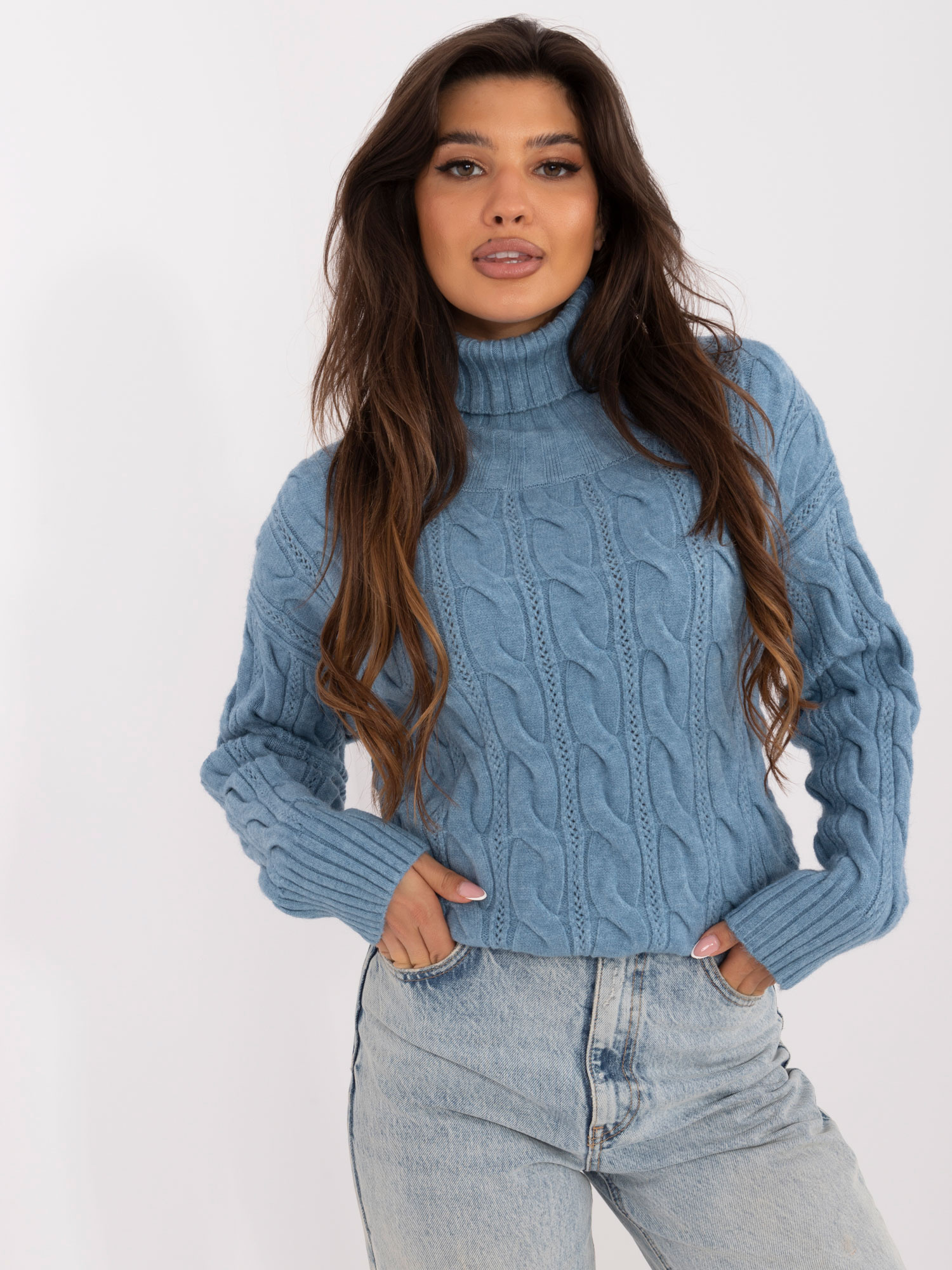 Modrý vrkôčikový sveter s rolákom AT-SW-23445.00-blue Veľkosť: ONE SIZE