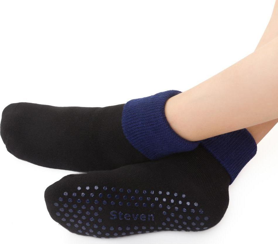 Čierne protišmykové ponožky pre deti Art.038 TS016, BLACK - ABS Veľkosť: 26-28