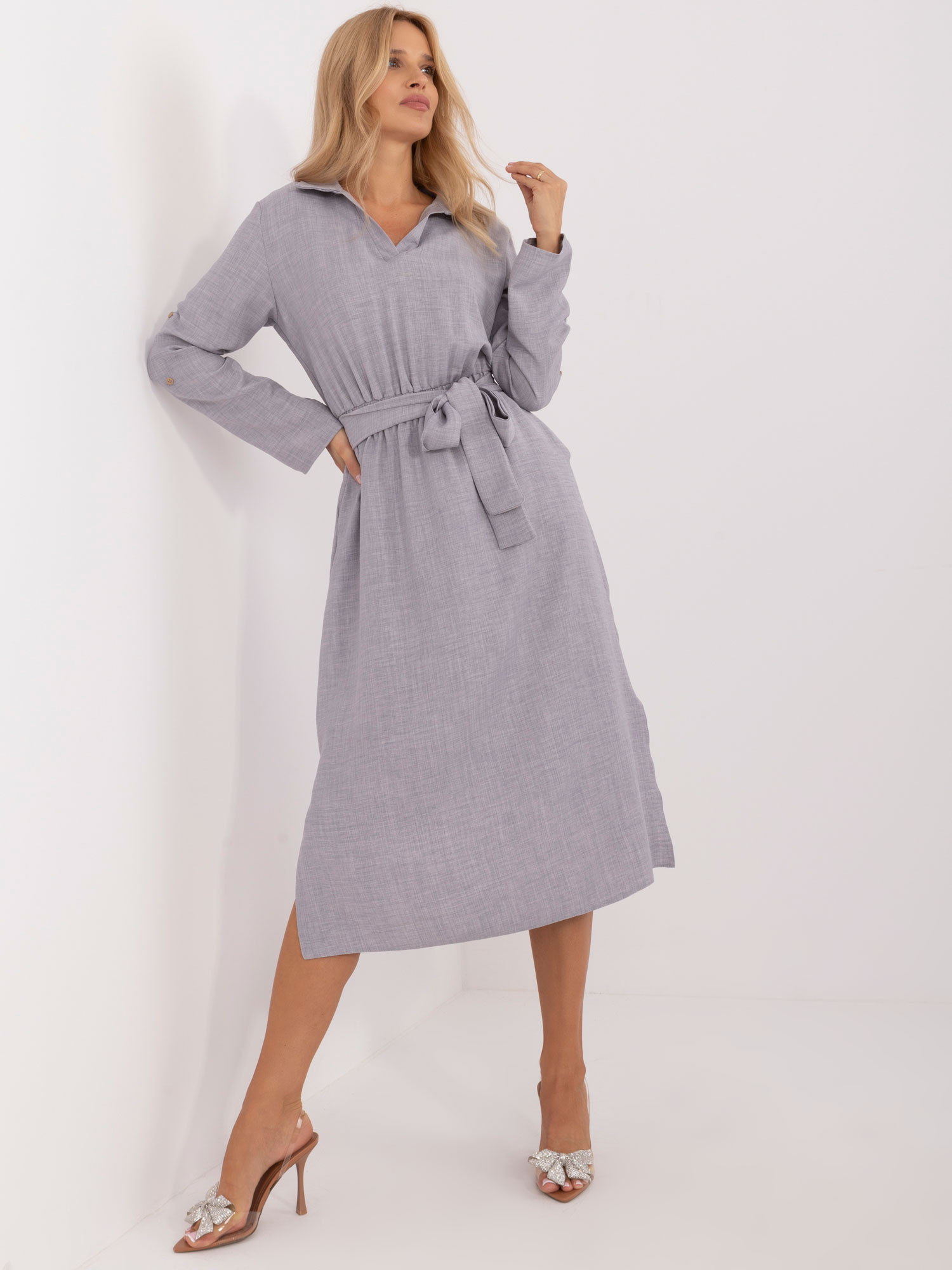 Svetlosivé dámske midi šaty s rozparkom LK-SK-509646.91-grey Veľkosť: L/XL