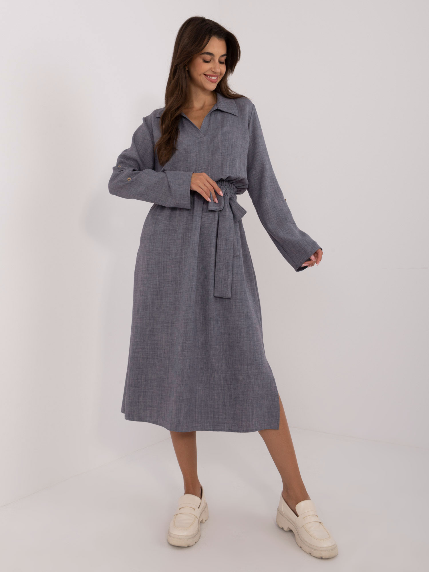 Tmavosivé dámske midi šaty s rozparkom LK-SK-509646.91-dark grey Veľkosť: S/M