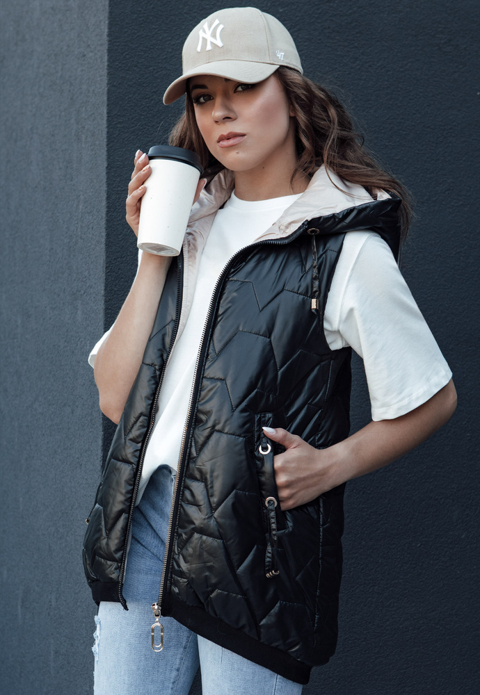 Čierna lesklá dámska prešívaná vesta s kapucňou COLINE TY4462 Veľkosť: S