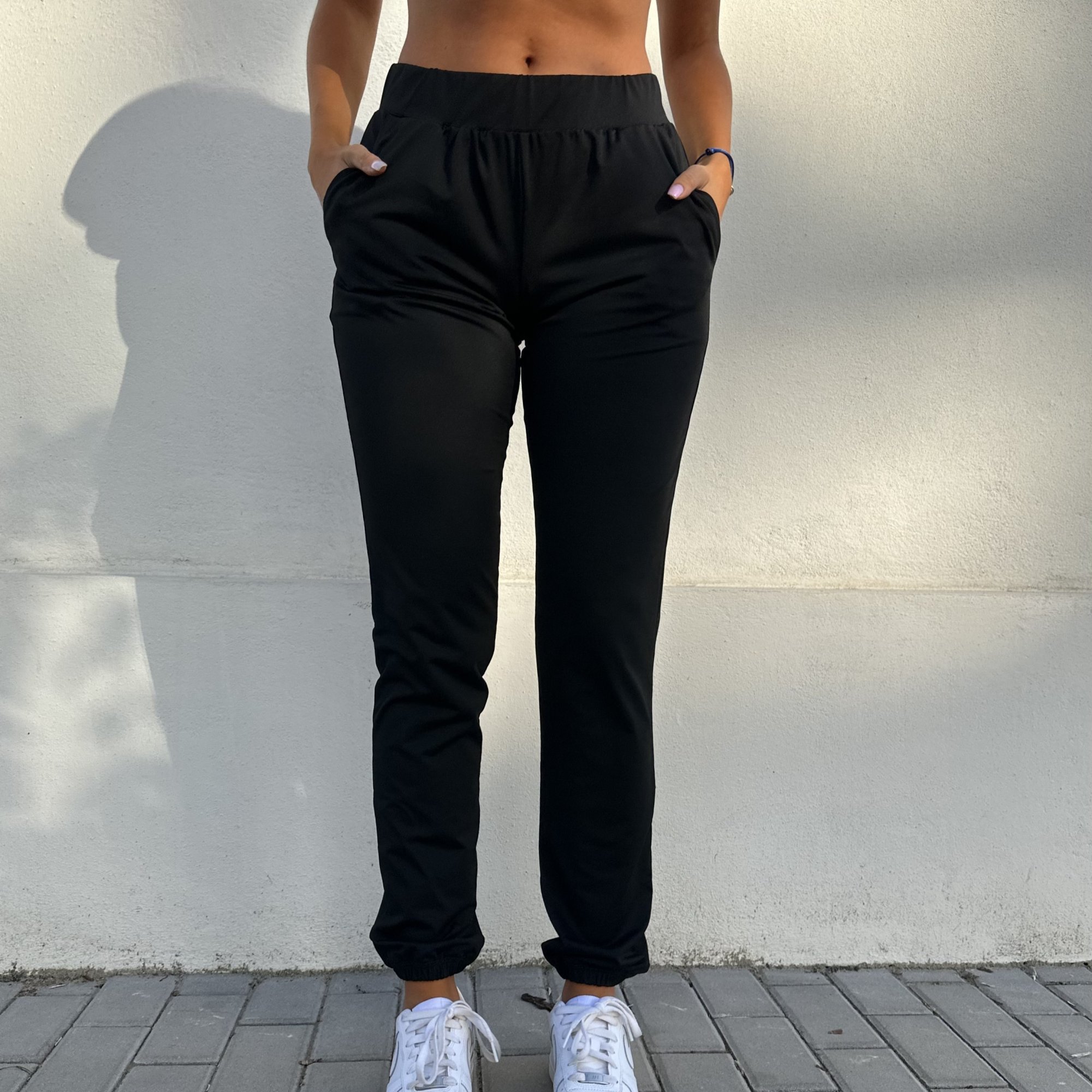 Čierne dámske funkčné tepláky v basic štýle Veľkosť: 2XL