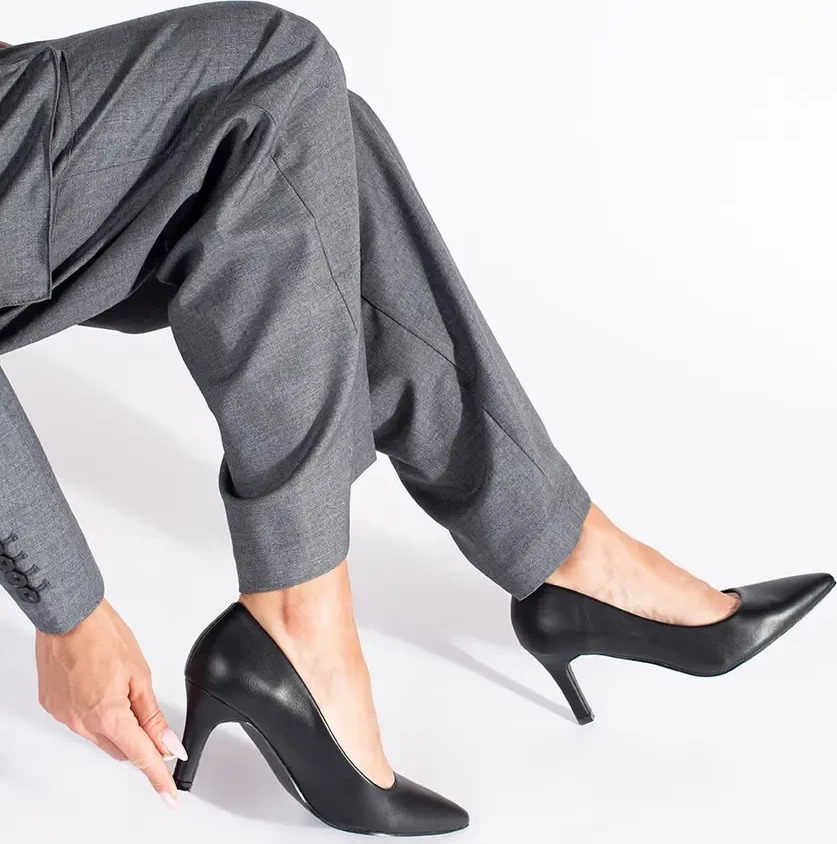 Klasické elegantné čierne lodičky na tenkom podpätku GD-FL370A-B Veľkosť: 37