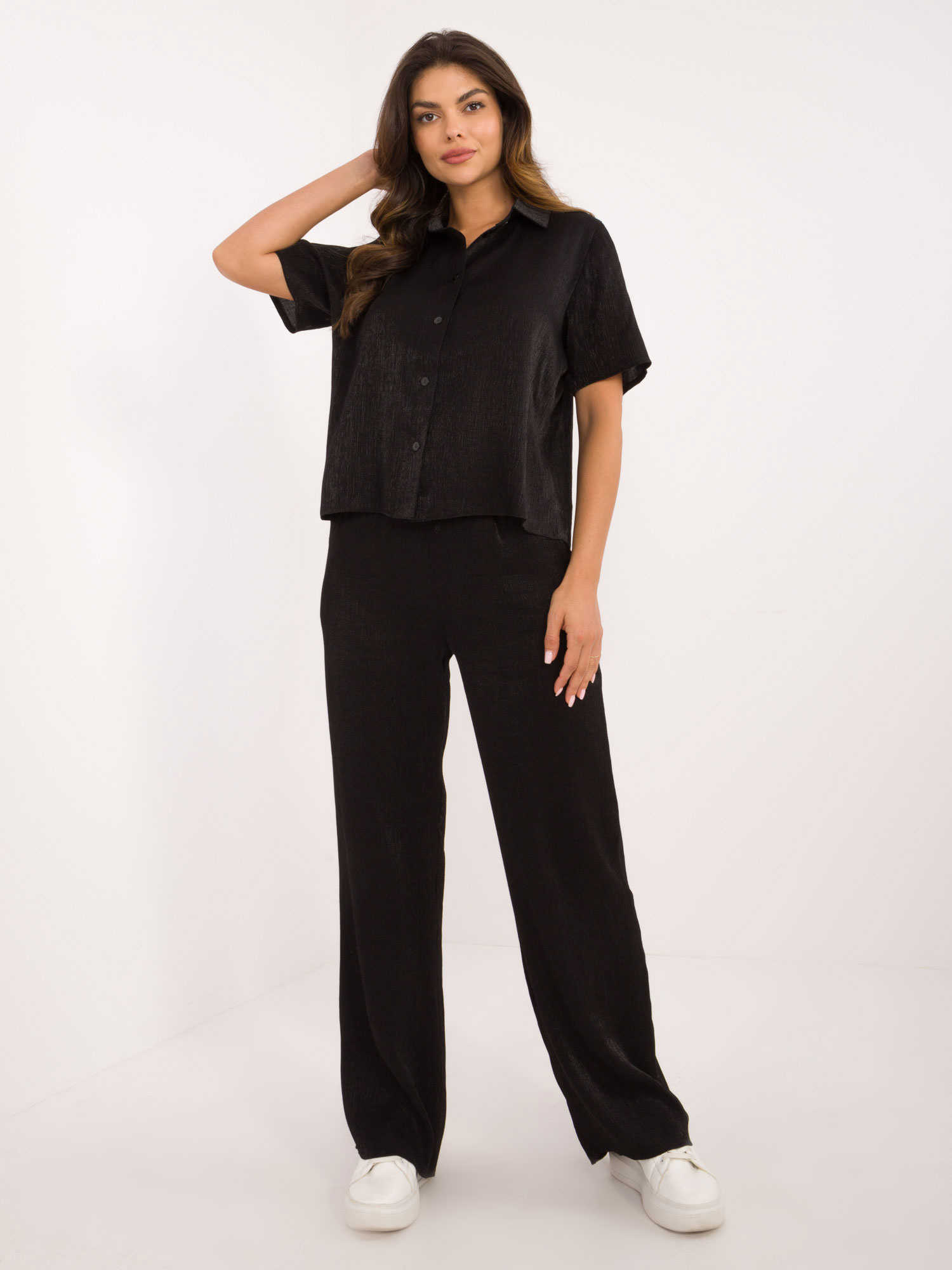 Čierny elegantný komplet košele a dlhých nohavíc LK-KMPL-509728.84-black Veľkosť: S/M