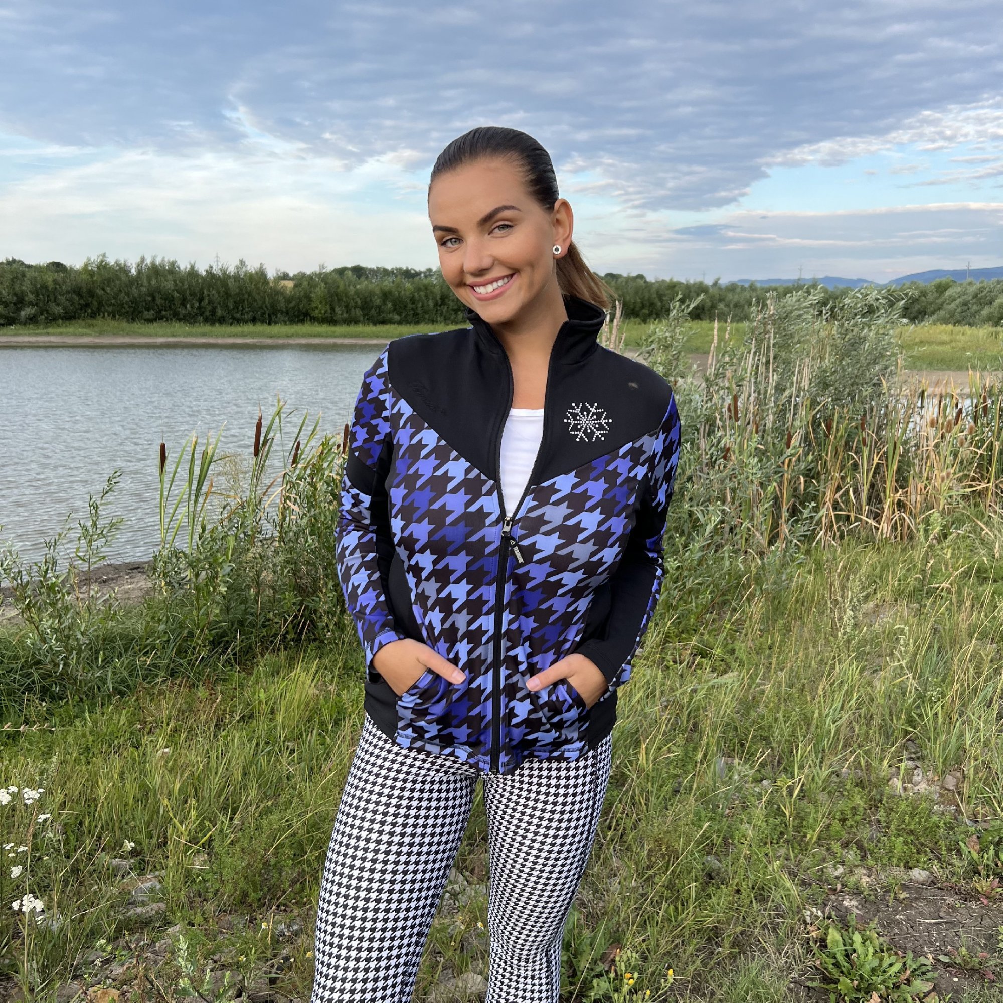 Čierno-fialová dámska funkčná mikina na zips Veľkosť: S