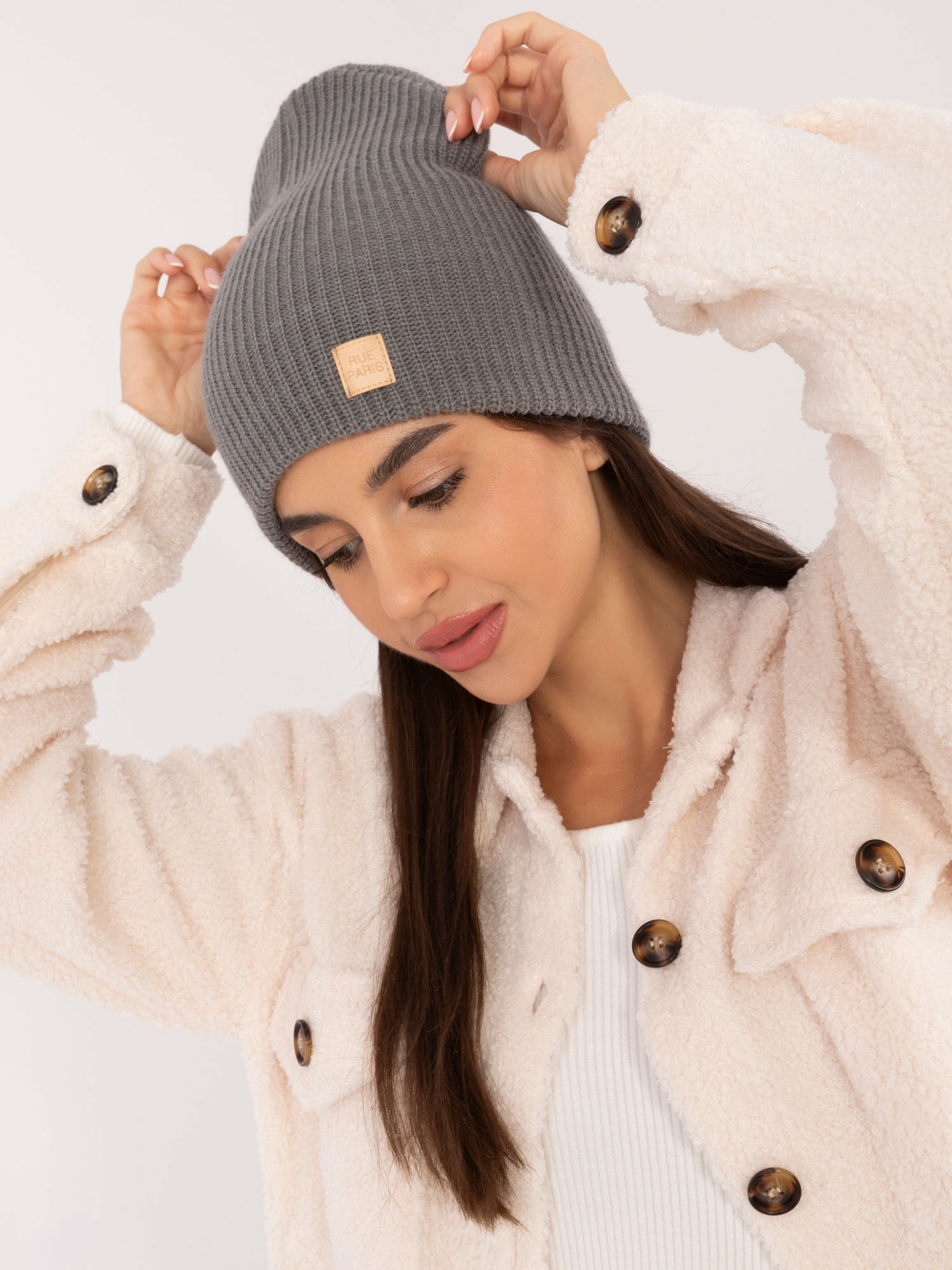 Tmavosivá dámska pletená čiapka JK-SK-50.25-dark grey Veľkosť: ONE SIZE