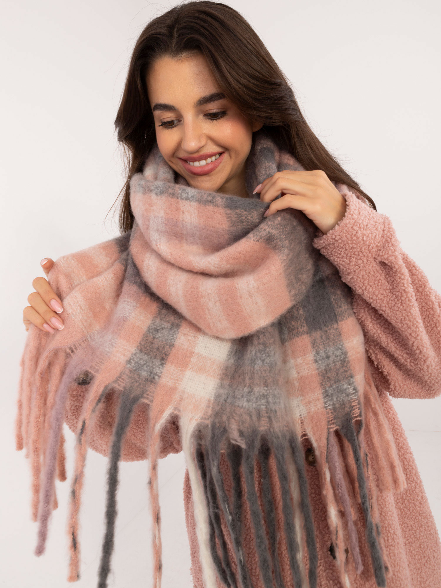 Sivo-pudrový károvaný šál -AT-SZ-231301.49-grey-pink Veľkosť: ONE SIZE