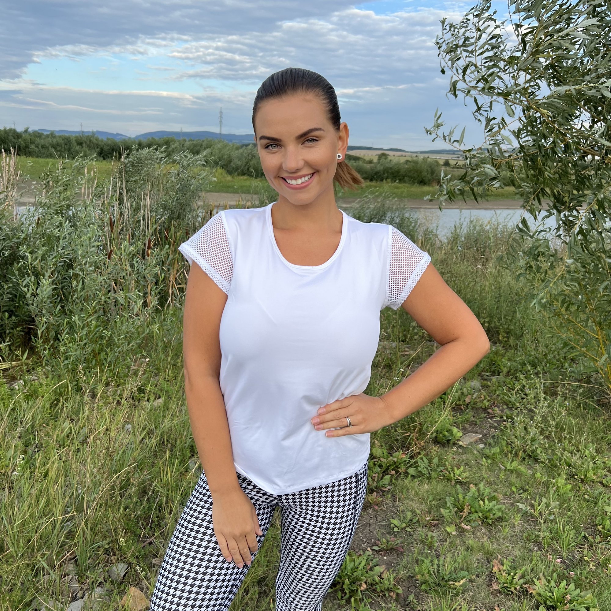 Dámske biele športové tričko Veľkosť: M