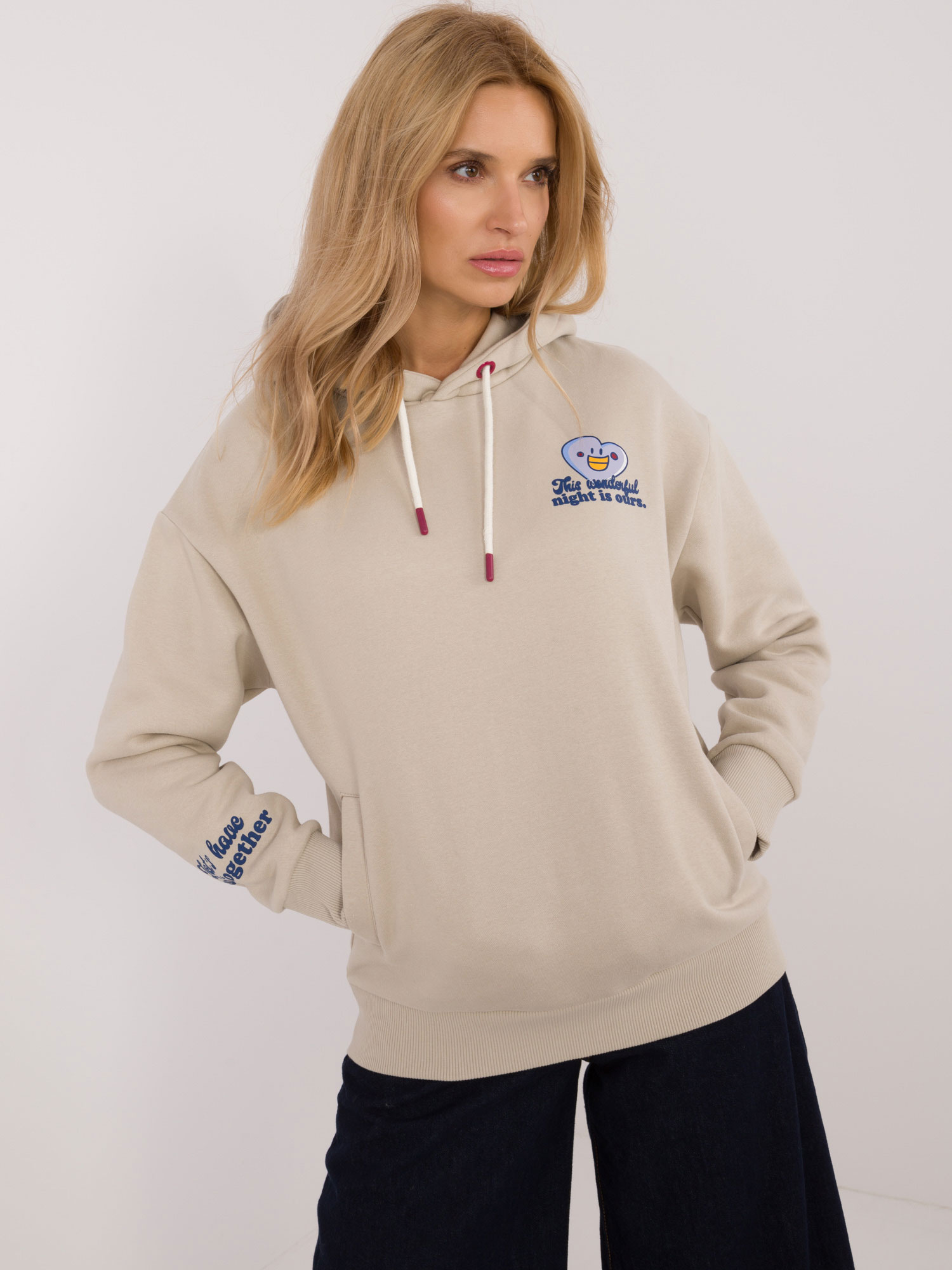 Svetlobéžová mikina s kapucňou a potlačou D10600T02420I-light beige Veľkosť: M