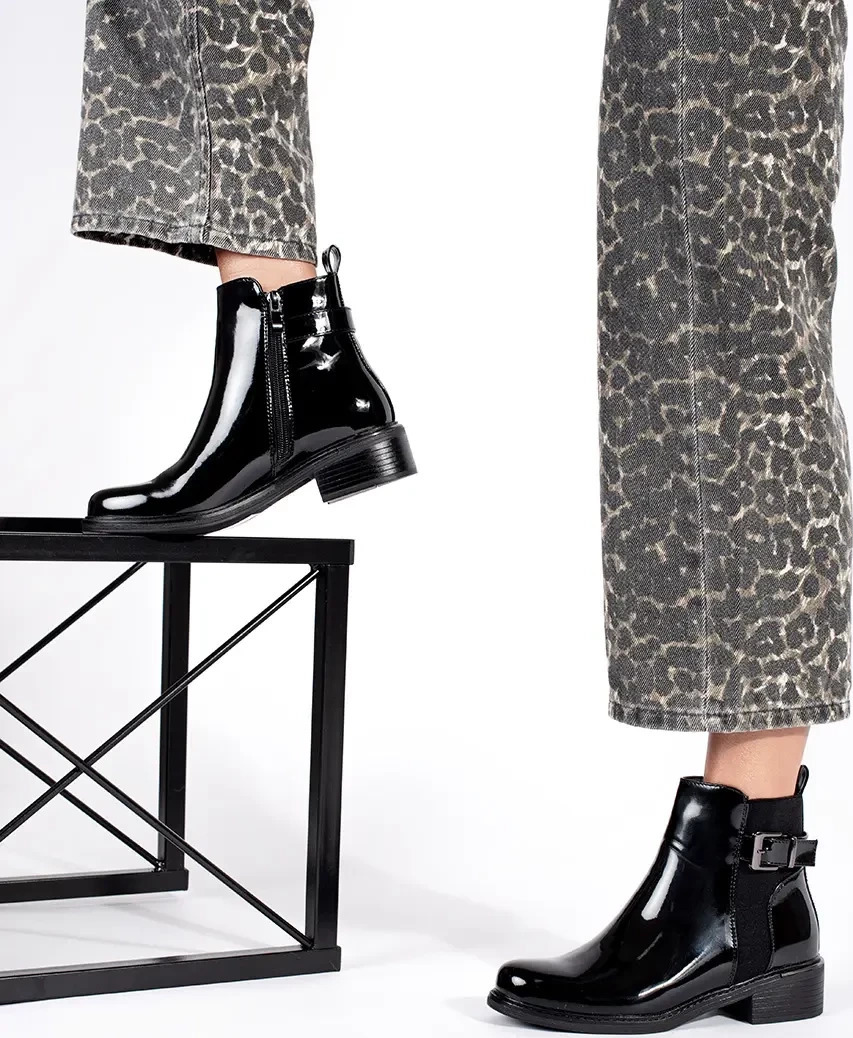 Lakované čierne dámske štibletky, podpätok 3,5 cm YL131B/LAK Veľkosť: 39