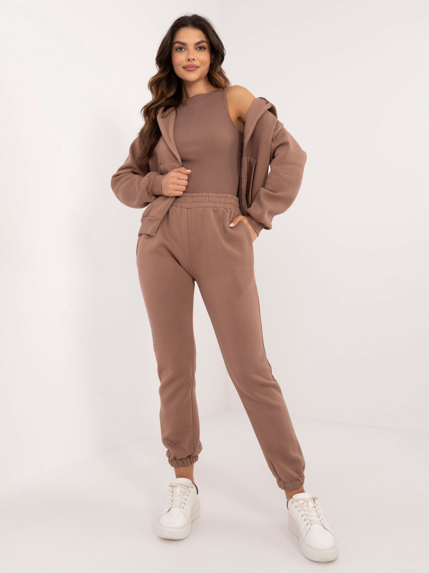 Hnedá 3dielna tepláková súprava s nápisom BABY GIRL EM-KMPL-862.28-brown Veľkosť: ONE SIZE