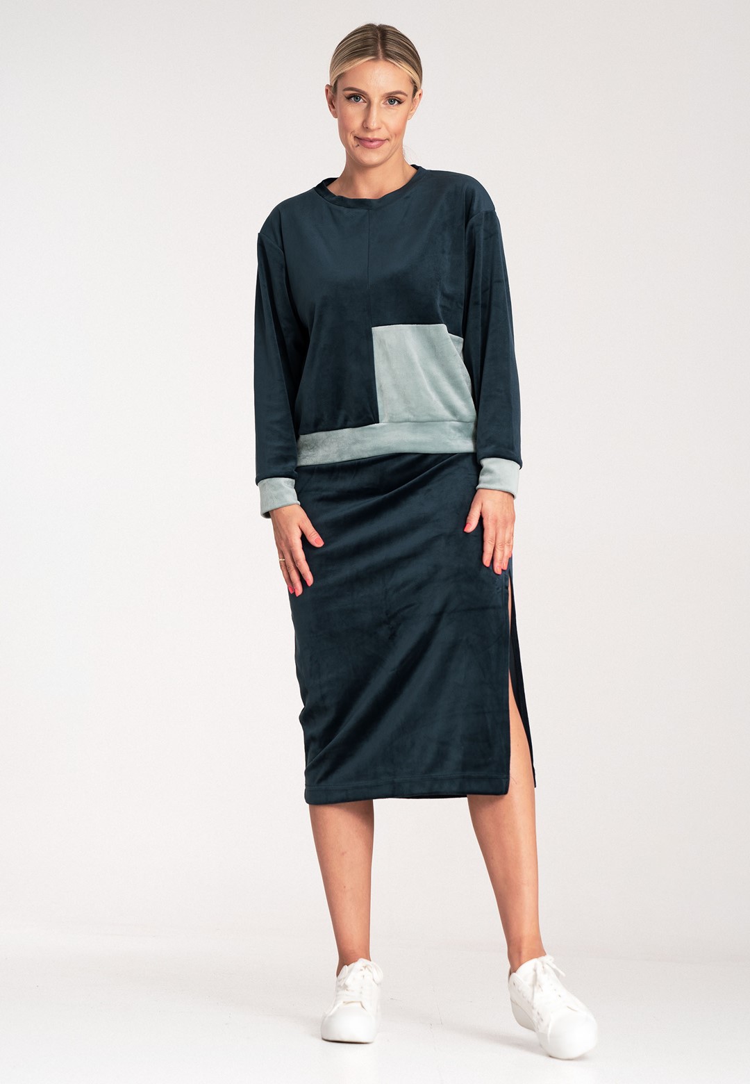 Dámsky tmavomodrý velúrový set mikiny a sukne M1036 navy Veľkosť: S