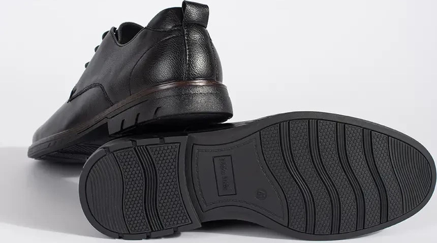 Čierne pánske šnurovacie poltopánky Y58863-OH-B Veľkosť: 40