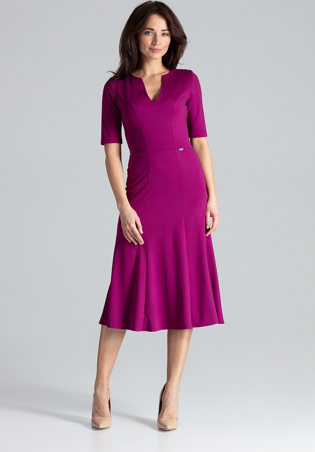 Fuchsiové koktailky s drobným výstrihom K478 Fuchsia Veľkosť: S