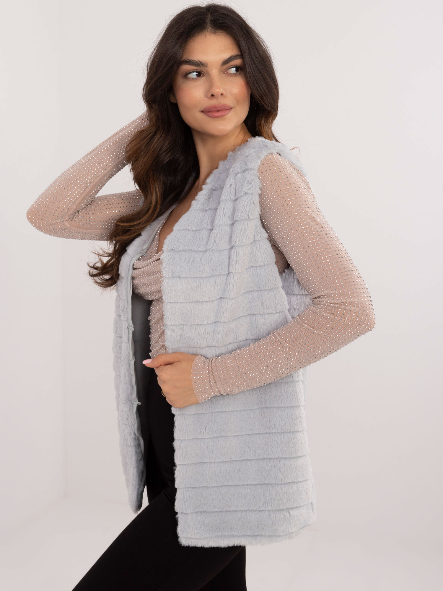 Svetlosivá dámska kožušinková vesta TW-KZ-2114.09P-light grey Veľkosť: S