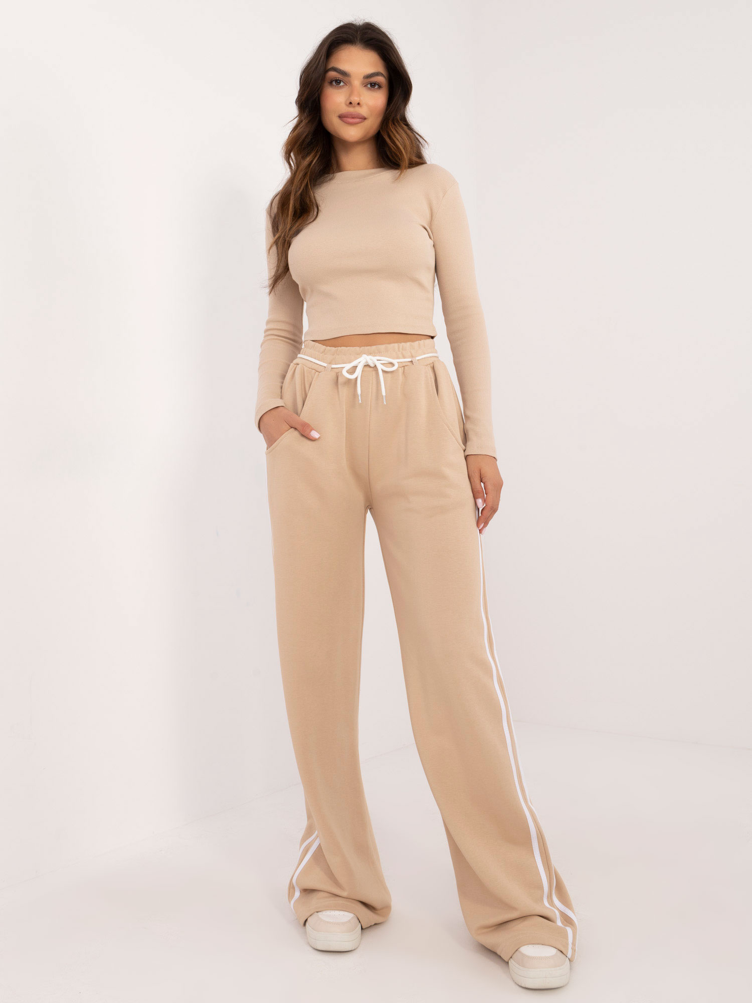 Béžová súprava teplákov so širokými nohavicami a trička EM-KMPL-970.22-beige Veľkosť: ONE SIZE
