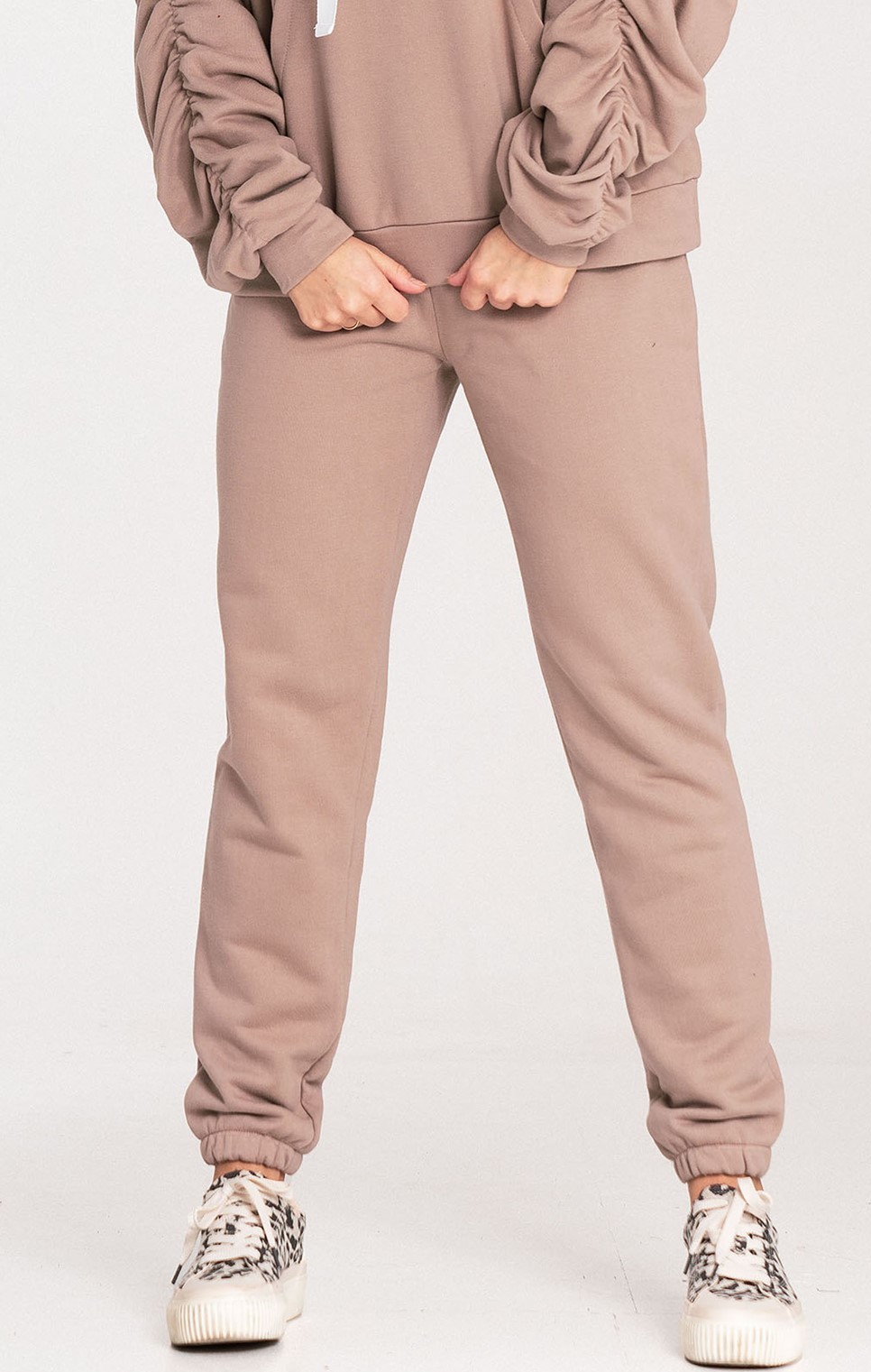 Béžové bavlnené športové tepláky M1056 Beige Veľkosť: L