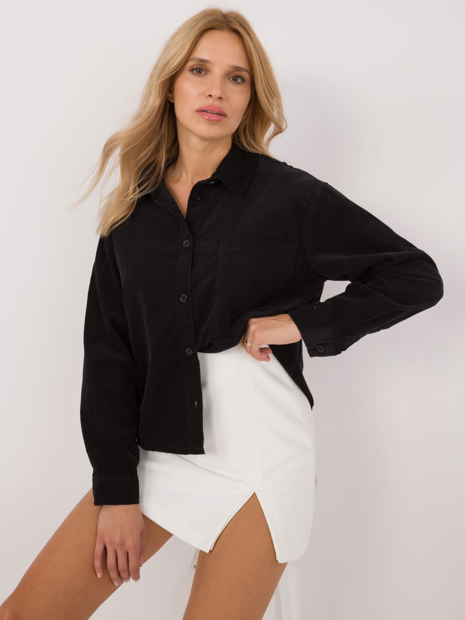 Čierna dámska menčestrová oversize košeľa D70046M11184A2-black Veľkosť: M