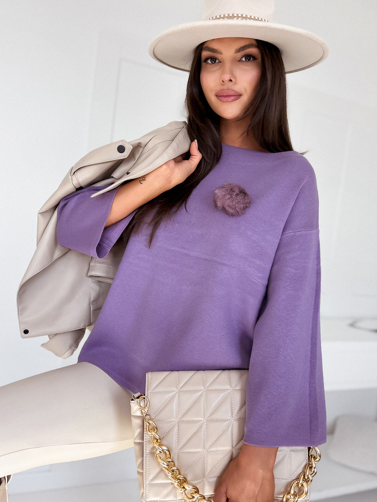 Svetlofialový dámsky oversize sveter s ozdobným brmbolcom GAIA MY2010 Veľkosť: ONE SIZE