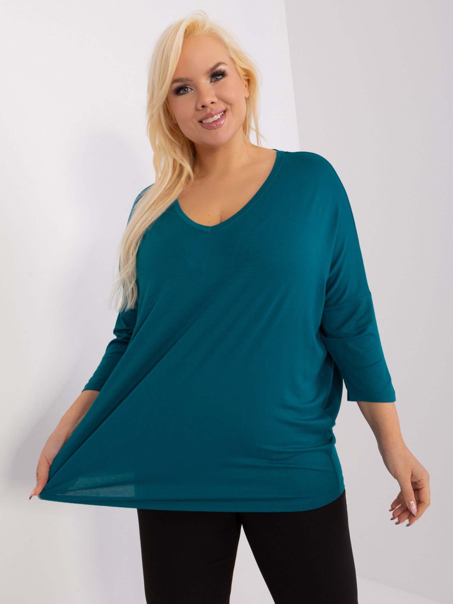 Tmavomodrá voľná blúzka RV-BZ-5745.18-dark blue Veľkosť: ONE SIZE