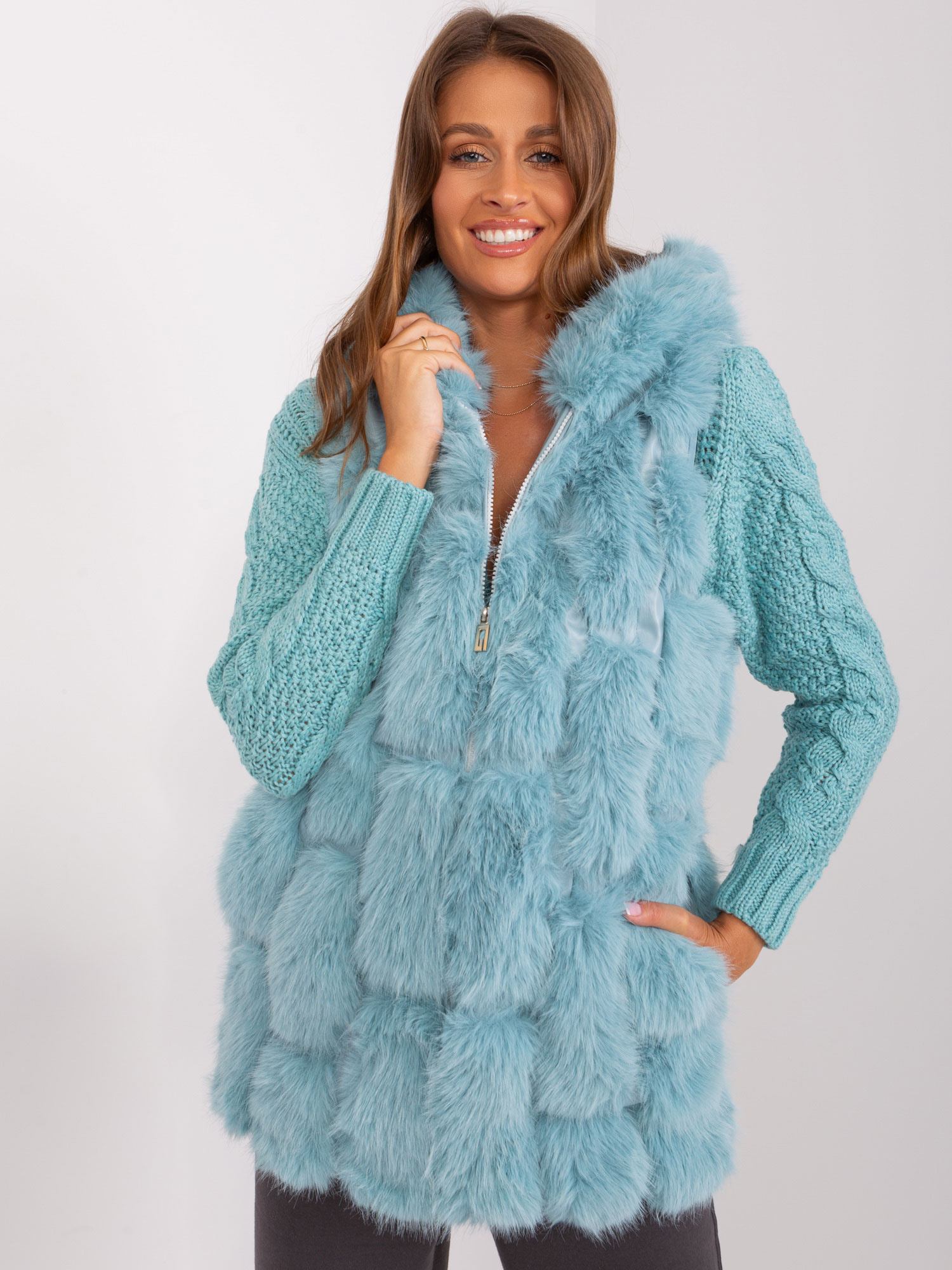 Tyrkysová chlpatá vesta s kapucňou AT-KZ-2379.96P-turquoise Veľkosť: 2XL/3XL