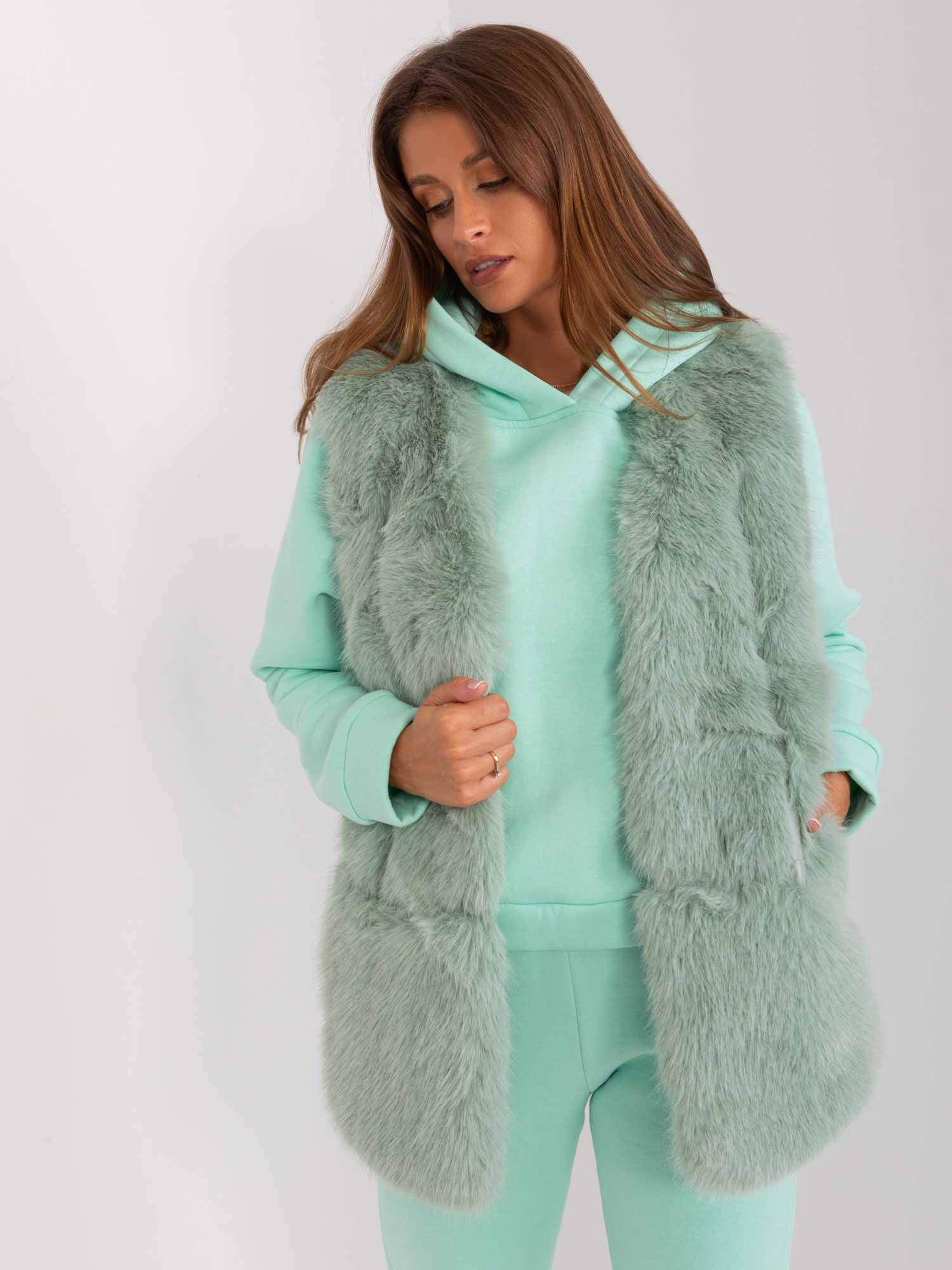 Pistáciová chlpatá kožúšková vesta AT-KZ-2368.00P-pistachio Veľkosť: 2XL/3XL