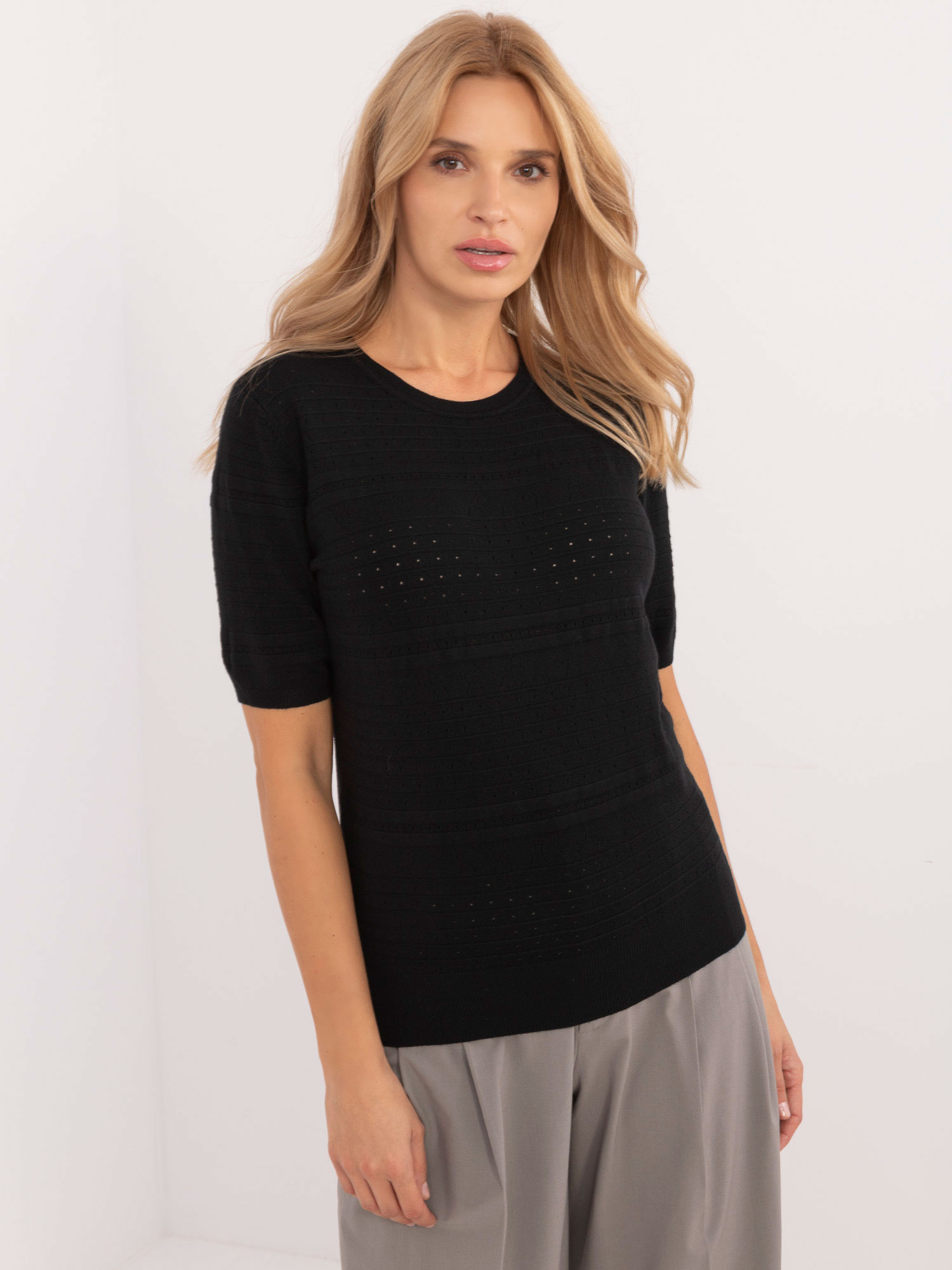 Čierny dámsky sveter s krátkym rukávom PM-SW-C-3286.88-black Veľkosť: ONE SIZE