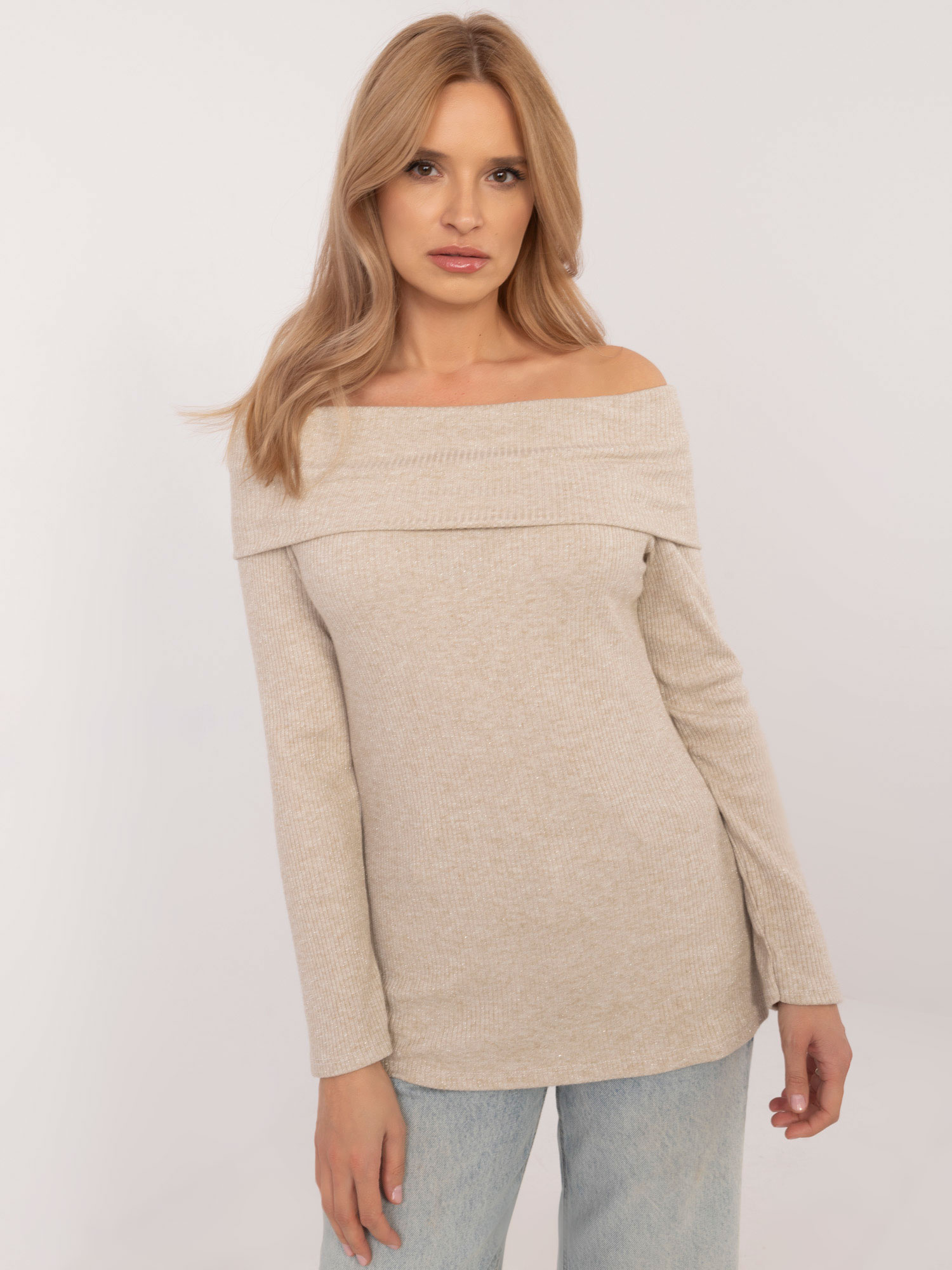 Béžový dámsky sveter s odhalenými ramenami DHJ-SW-A2449.33-beige Veľkosť: ONE SIZE
