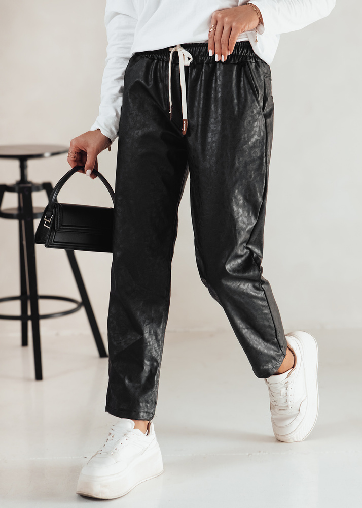 Čierne dámske rovné koženkové nohavice WAXVIA UY2290 Veľkosť: ONE SIZE