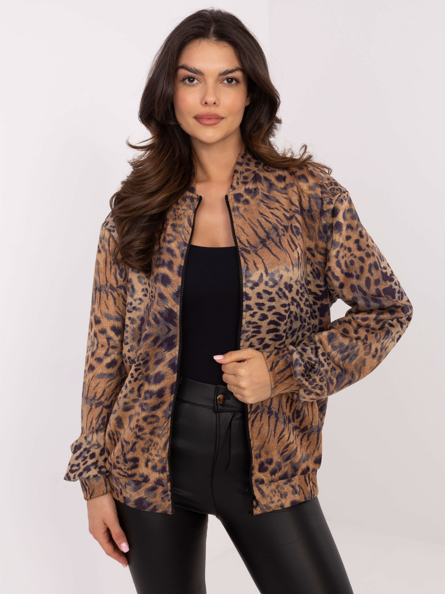 Semišová dámska mikina s leopardím vzorom LK-BL-509811.09-camel Veľkosť: S/M