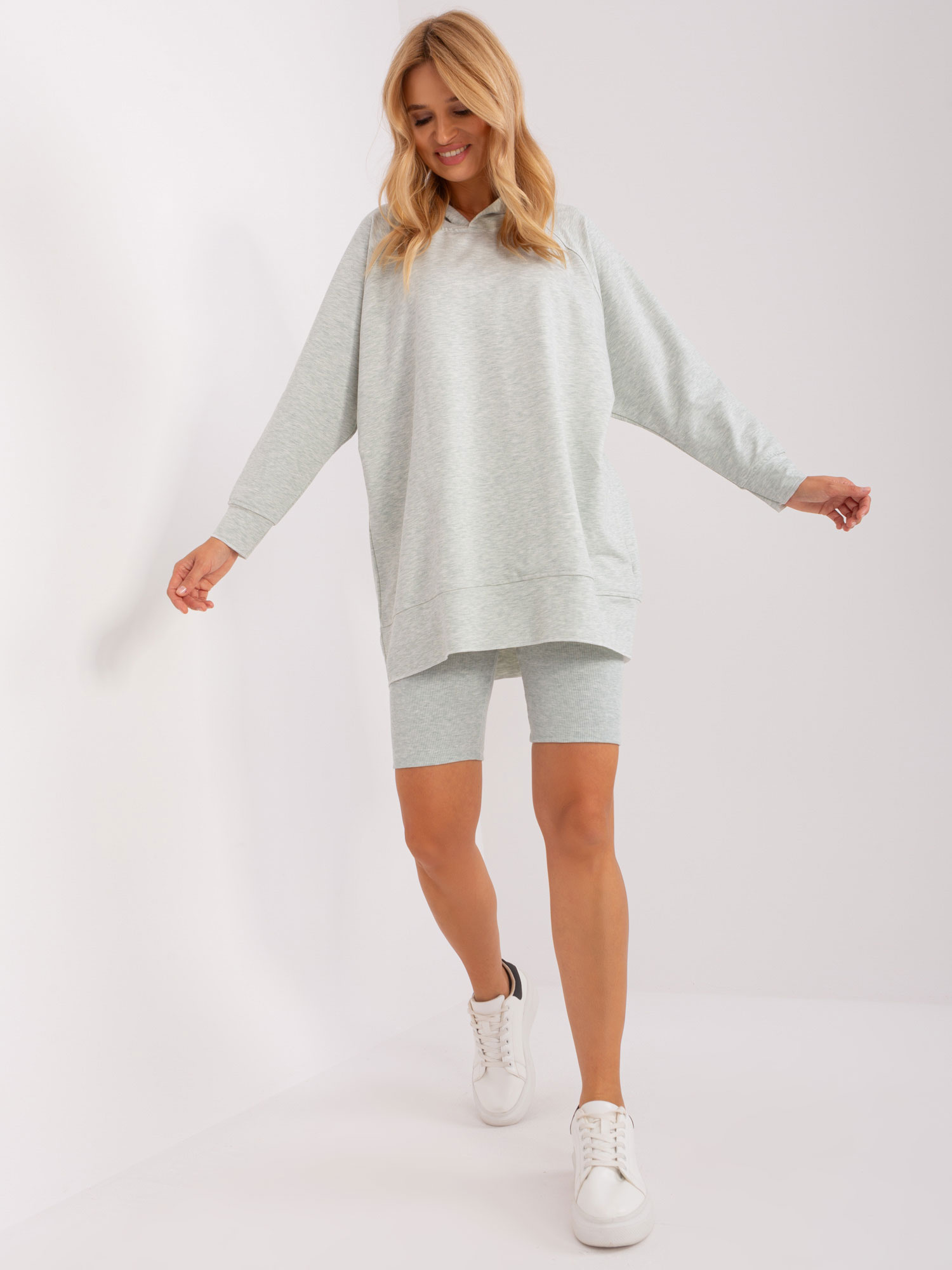 Svetlosivý dámsky športový set s dlhou mikinou EM-KMPL-829.70-light grey Veľkosť: ONE SIZE