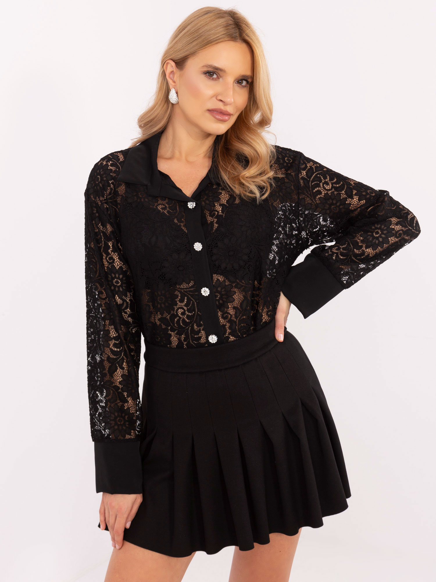 Čierna dámska čipková košeľa MI-KS-C243.18-black Veľkosť: ONE SIZE