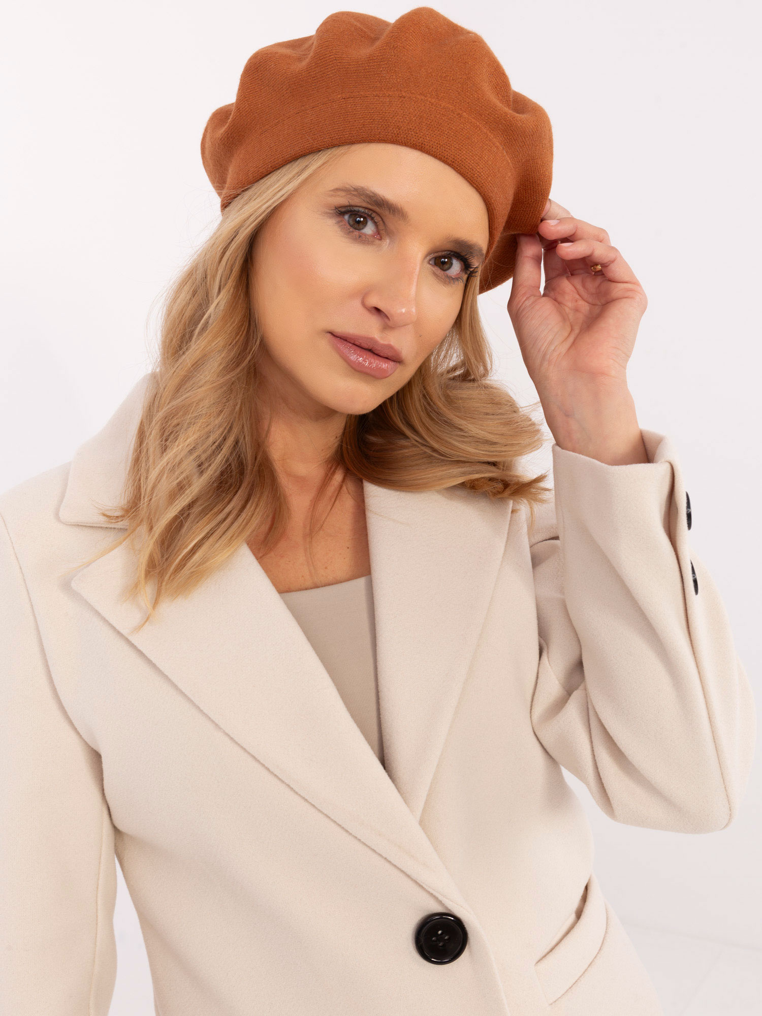 Hnedý dámsky štýlový baret AT-SK-231305.91P-brown Veľkosť: ONE SIZE