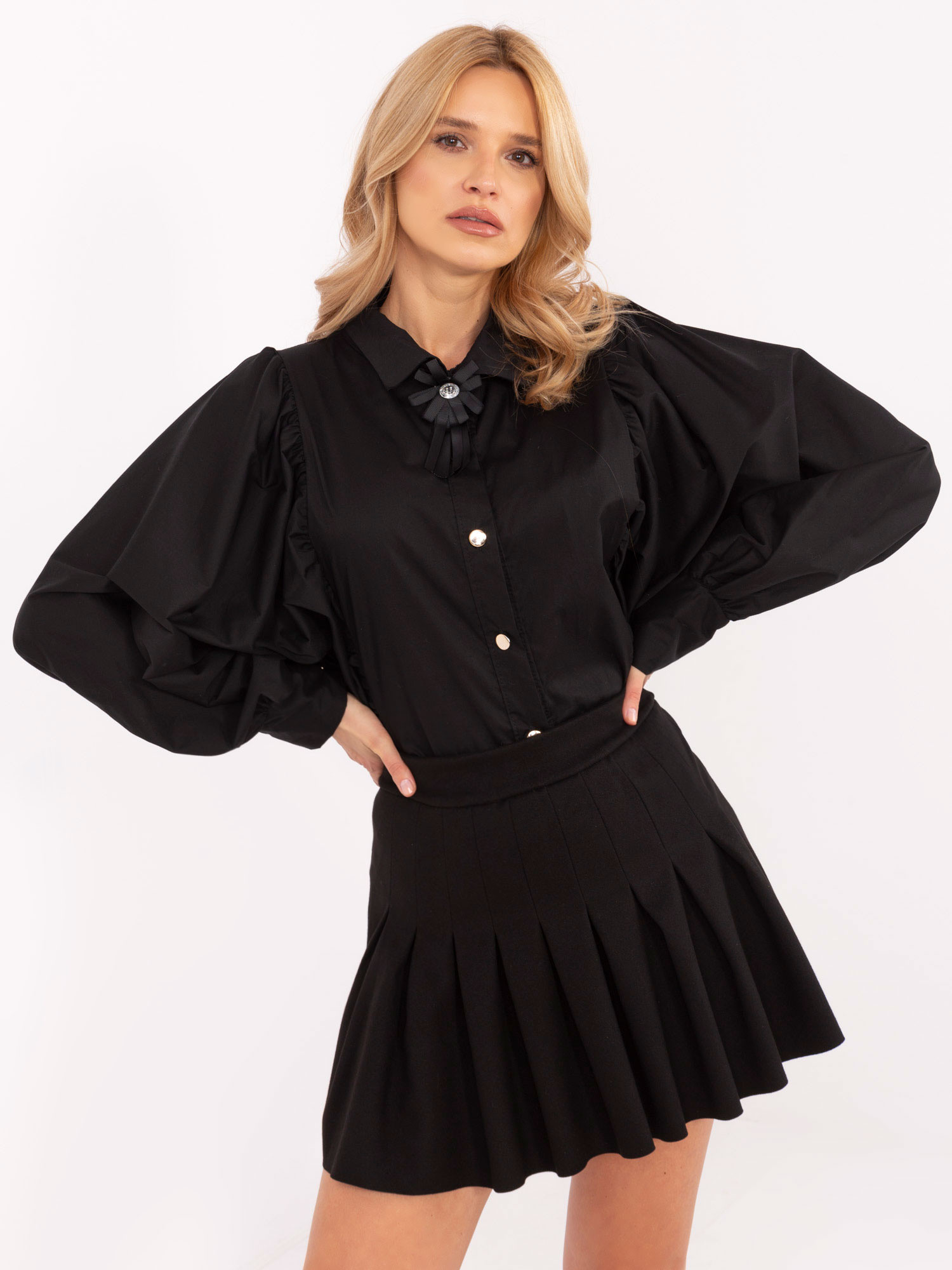Čierna dámska elegantná košeľa s naberanými rukávmi MI-KS-C233.70-black Veľkosť: ONE SIZE