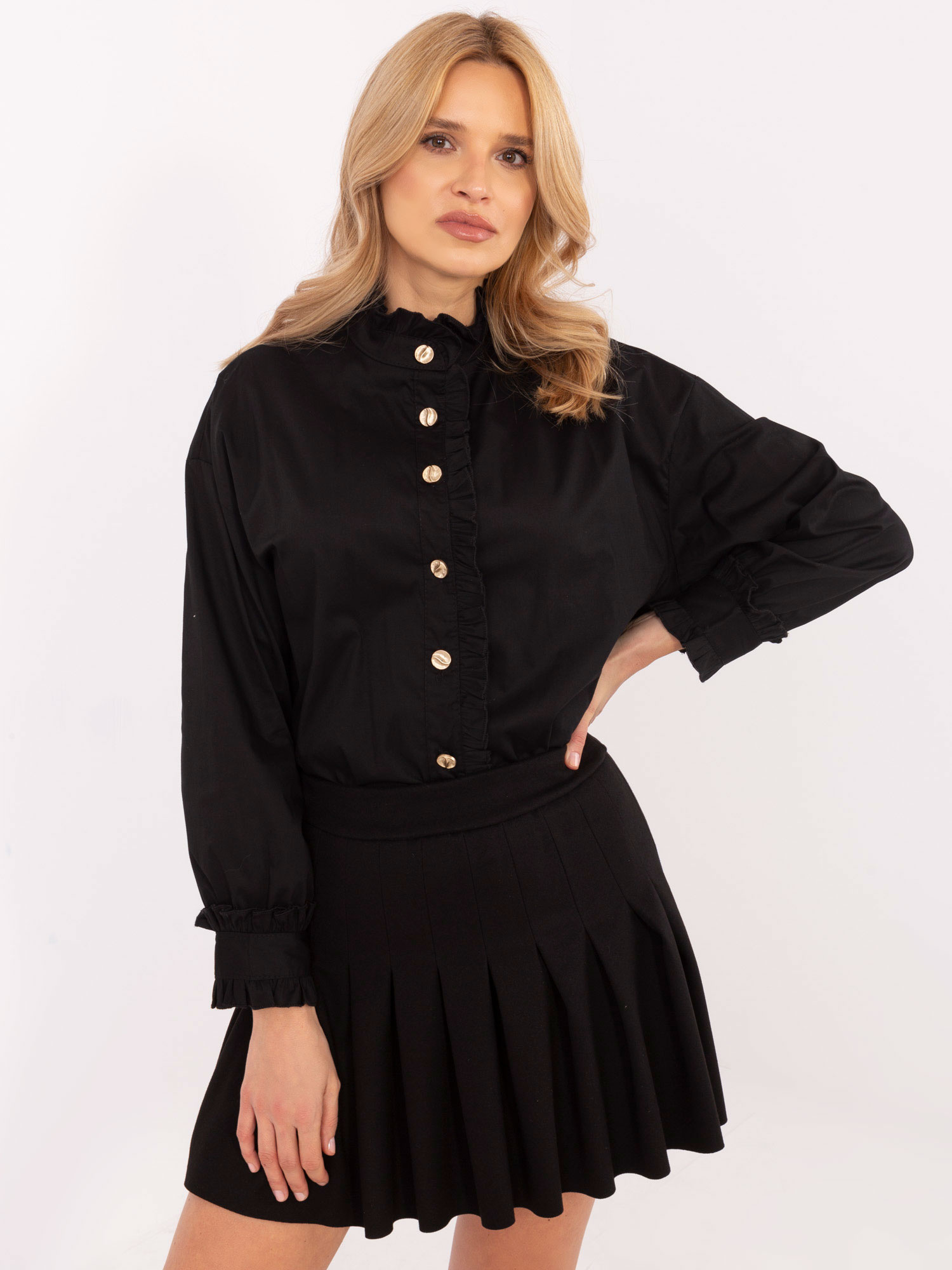Čierna dámska košeľa s gombíkmi a volánmi MI-KS-C237.71-black Veľkosť: ONE SIZE