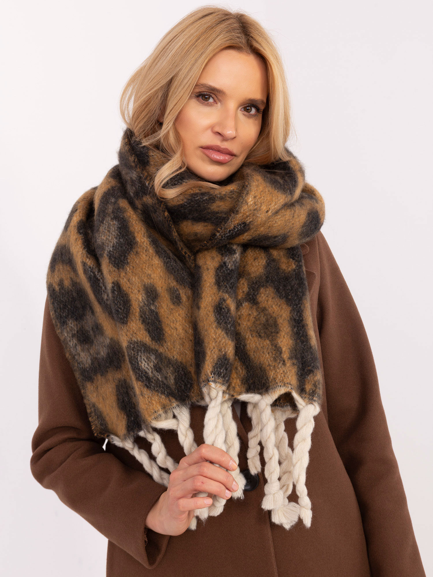 Camel dámsky šál so strapcami AT-SZ-416.61P-camel Veľkosť: ONE SIZE