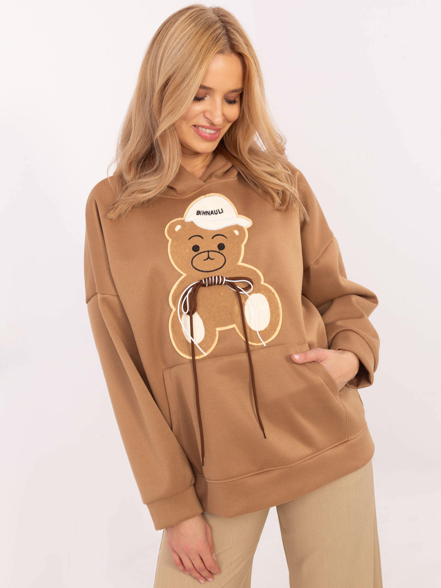 Camel dámska mikina s veľkou nášivkou medvedíka DHJ-BL-A8695.65P-camel Veľkosť: ONE SIZE