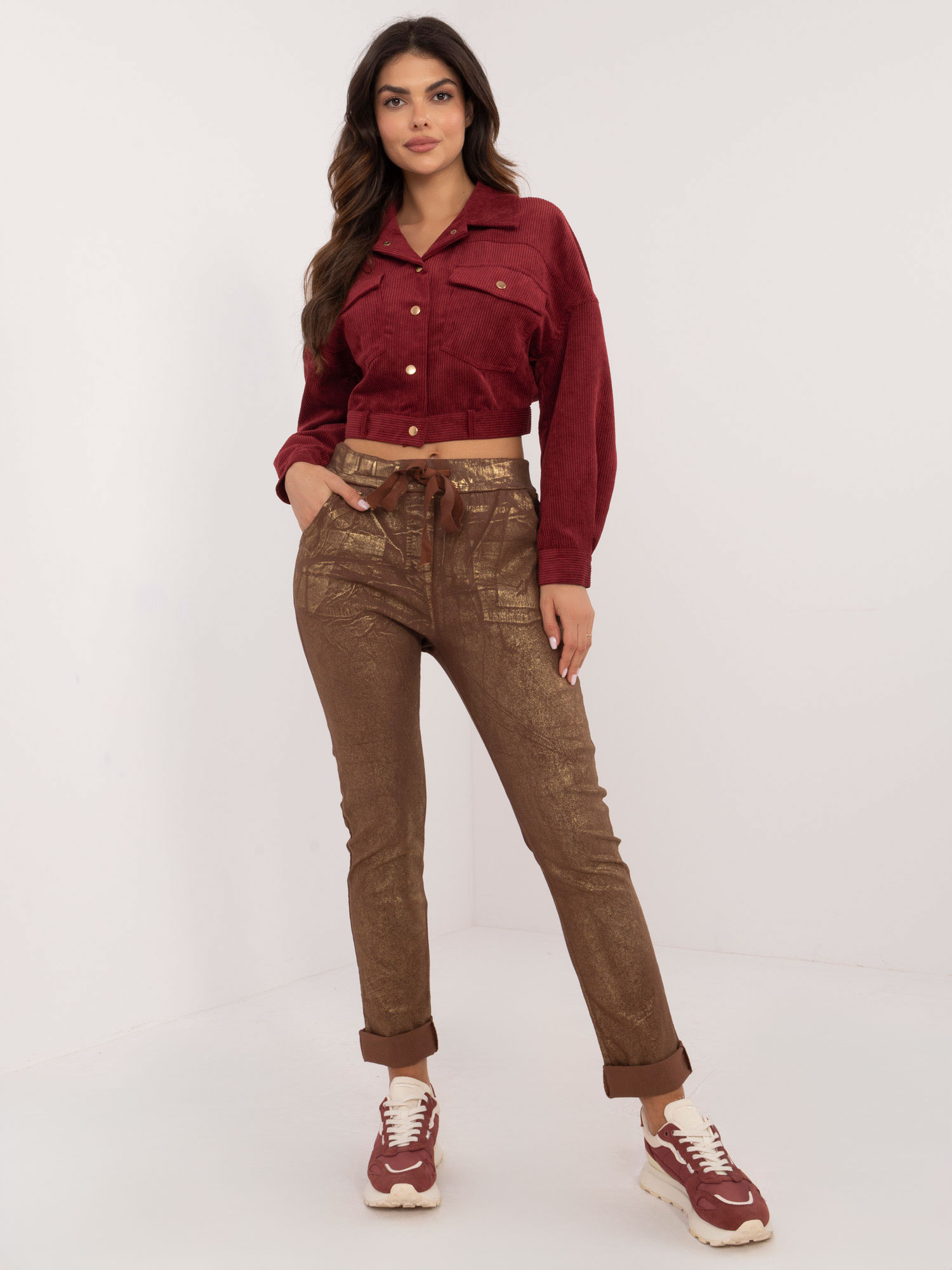 Dámske hnedé lesklé nohavice so zaväzovaním v páse DHJ-SP-21258.32-brown Veľkosť: ONE SIZE