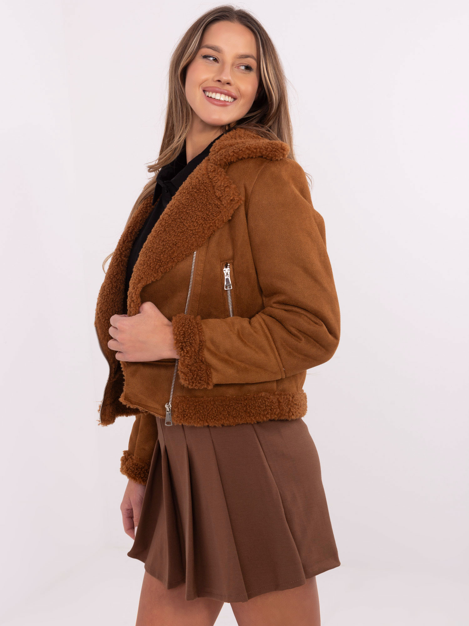 Hnedá krátka dámska zateplená bunda MI-KR-21848.71-brown Veľkosť: M