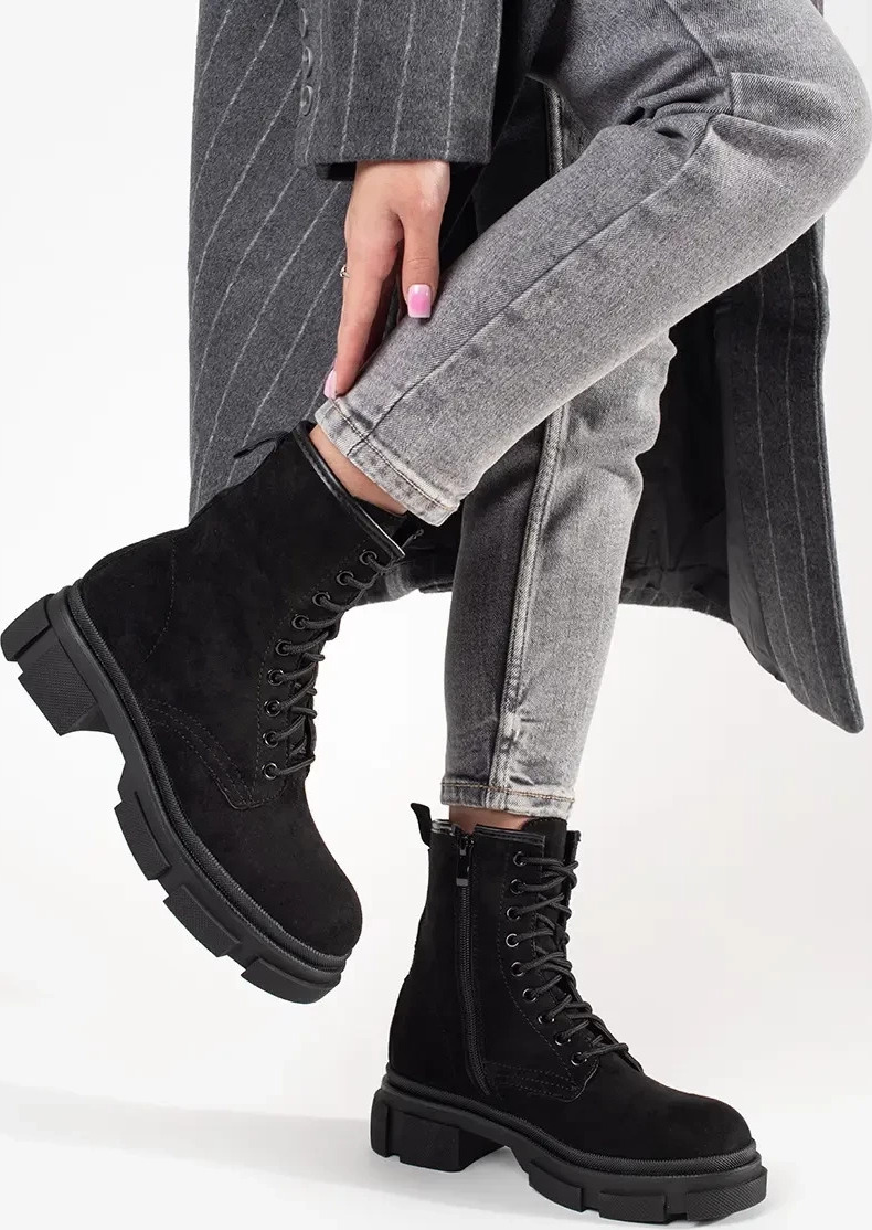 Čierne semišové traperky SP128B Veľkosť: 38