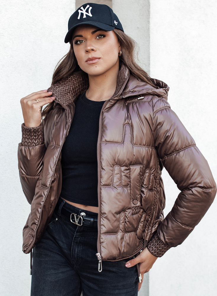 Hnedá dámska krátka zimná prešívaná bunda s kapucňou FASHWARM TY4639 Veľkosť: XL