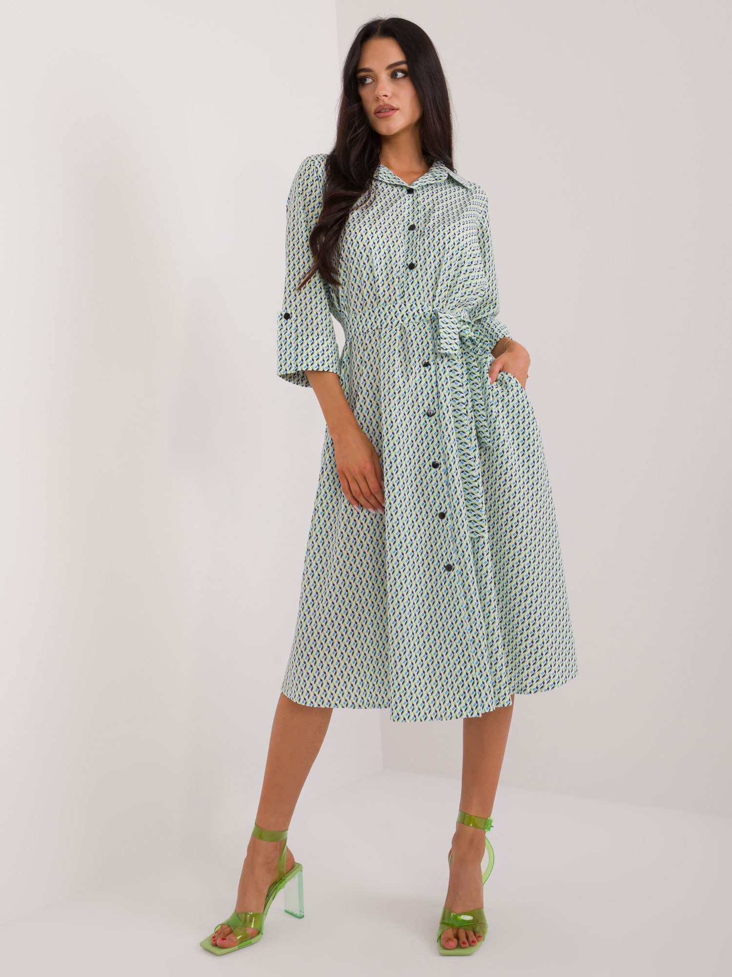 Bielo-zelené košeľové midi šaty so vzormi -LK-SK-509673.13-biało-zielony Veľkosť: S/M