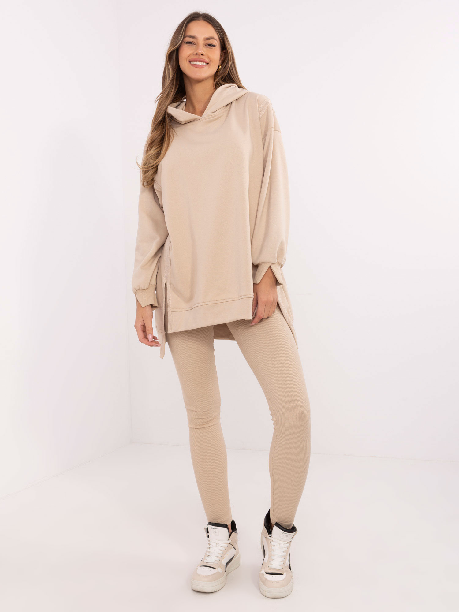 Béžová dámska súprava s rebrovanými legínami EM-KMPL-858.79P-beige Veľkosť: ONE SIZE
