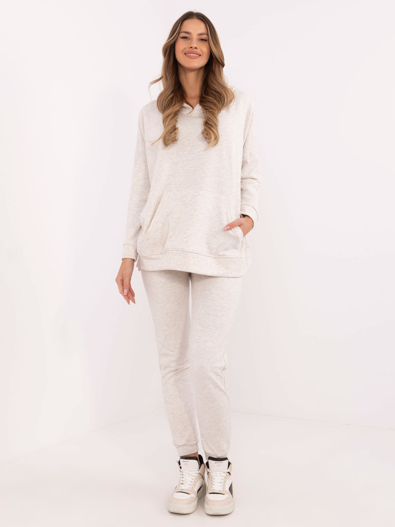 Béžová melanž dámska tepláková súprava s oversize mikinou EM-KMPL-861.04X-light beige Veľkosť: ONE SIZE