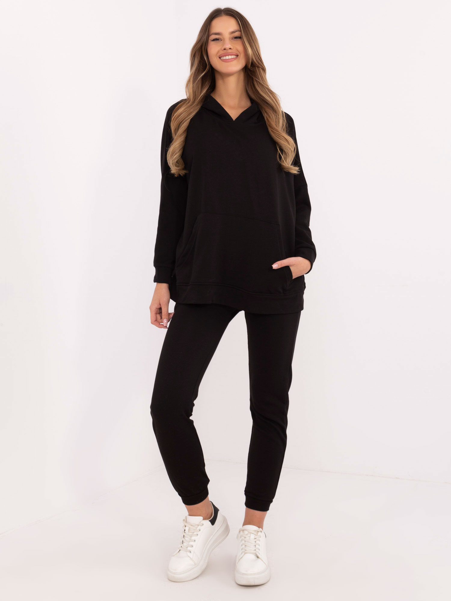 Čierna dámska tepláková súprava s oversize mikinou EM-KMPL-861.04X-black Veľkosť: ONE SIZE