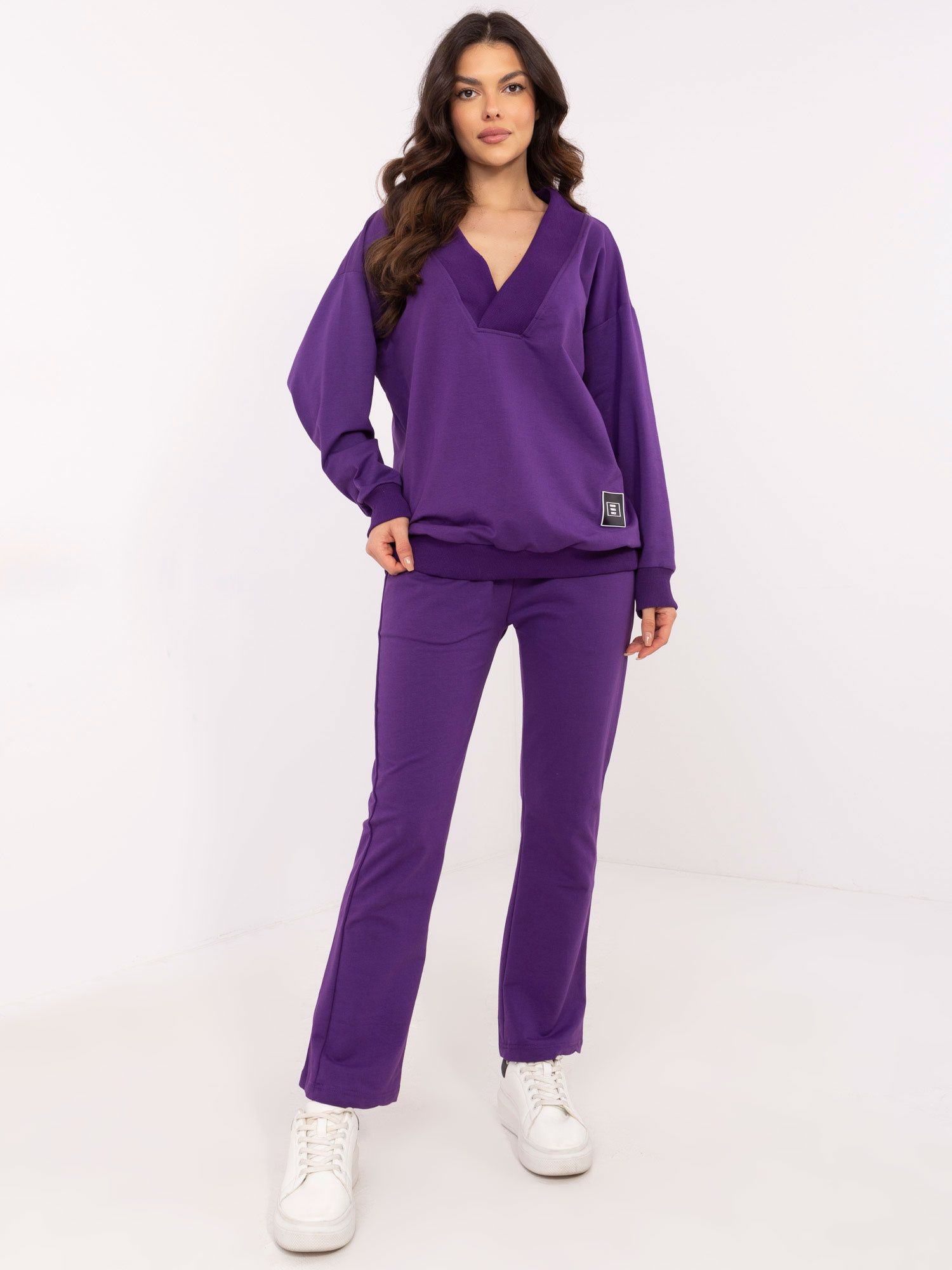 Fialová dámska tepláková súprava s výstrihom do V EM-KMPL-846.97-purple Veľkosť: ONE SIZE