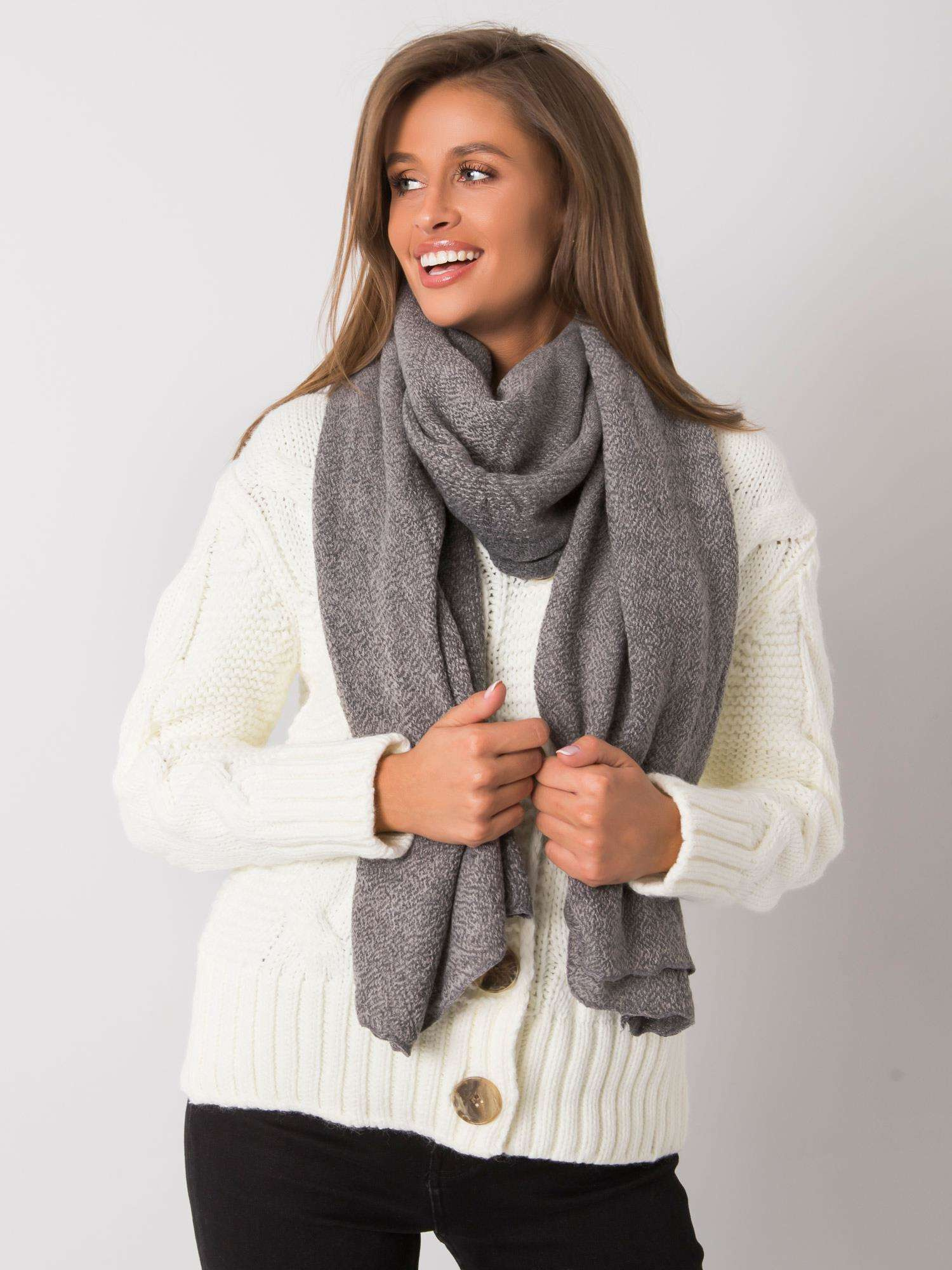 Sivý háčkovaný šál AT-SZ-3899.91 Veľkosť: ONE SIZE
