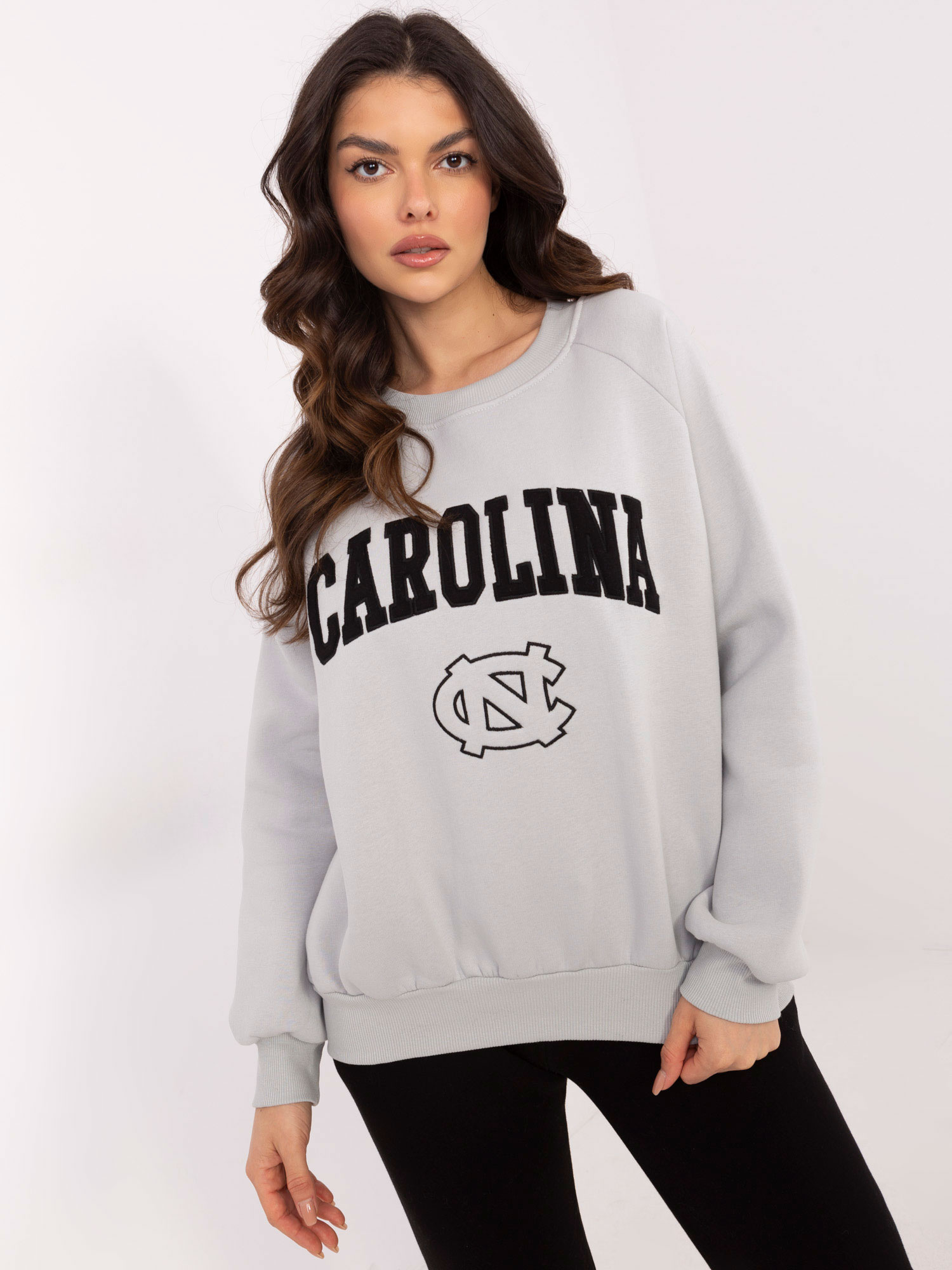 Svetlosivá dámska oversize mikina bez kapucne EM-BL-857-1.92P-light grey Veľkosť: ONE SIZE