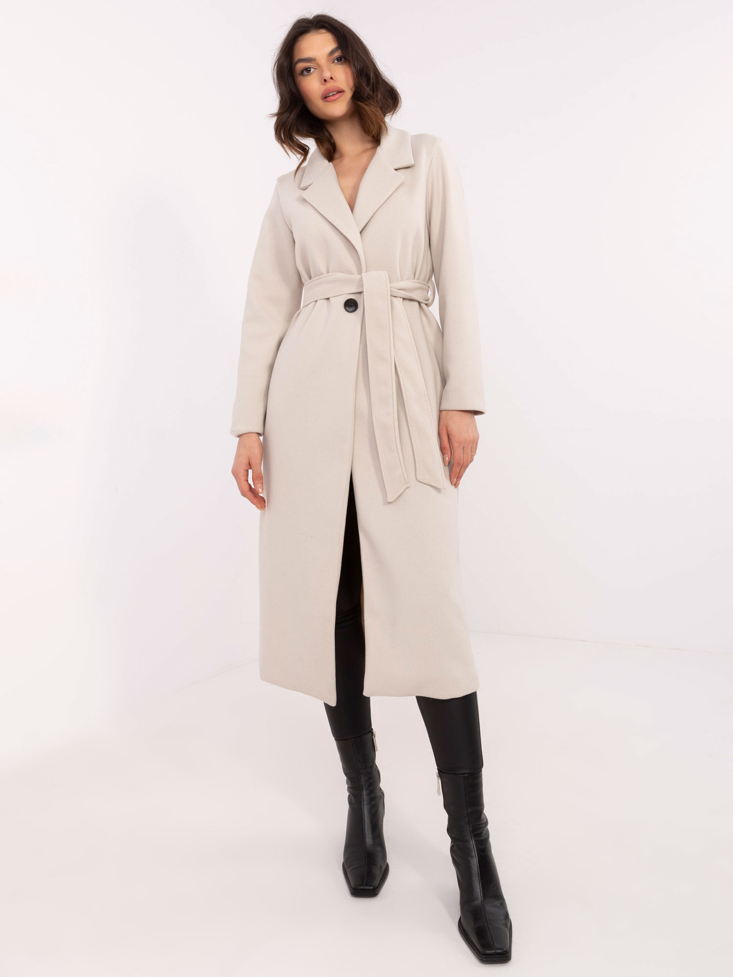 Krémový dámsky elegantný kabát s opaskom TW-PL-BI-5312-1.31-light beige Veľkosť: XL
