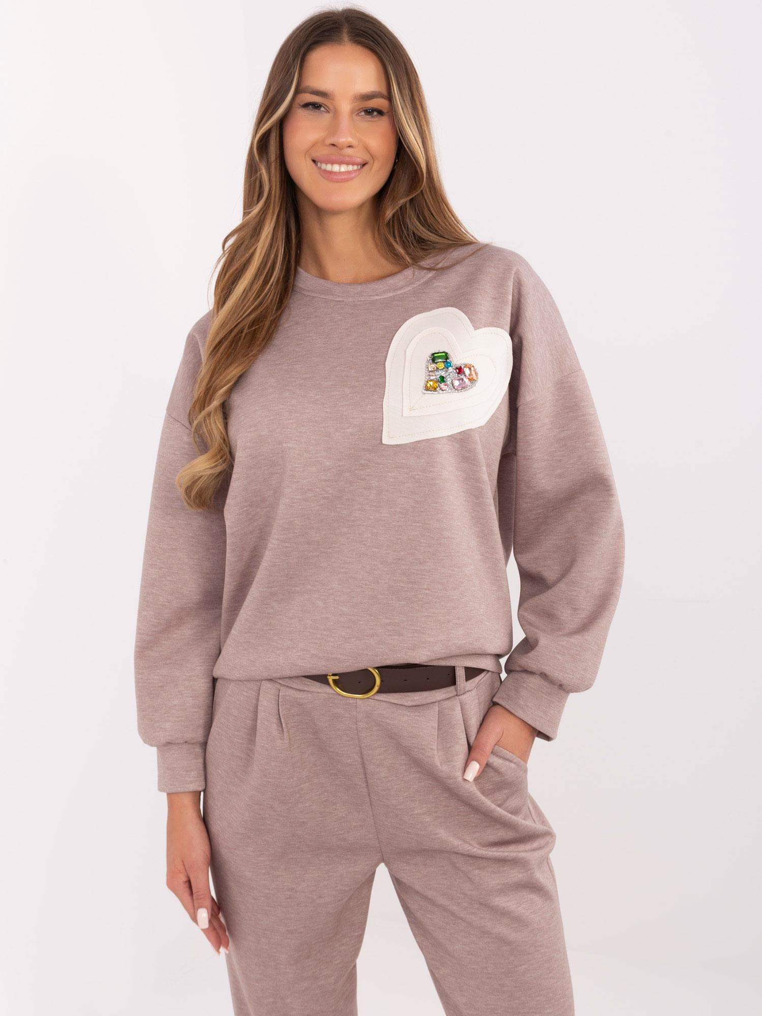 Tmavobéžová dámska mikina s nášivkou DHJ-BL-20322.72-dark beige Veľkosť: ONE SIZE